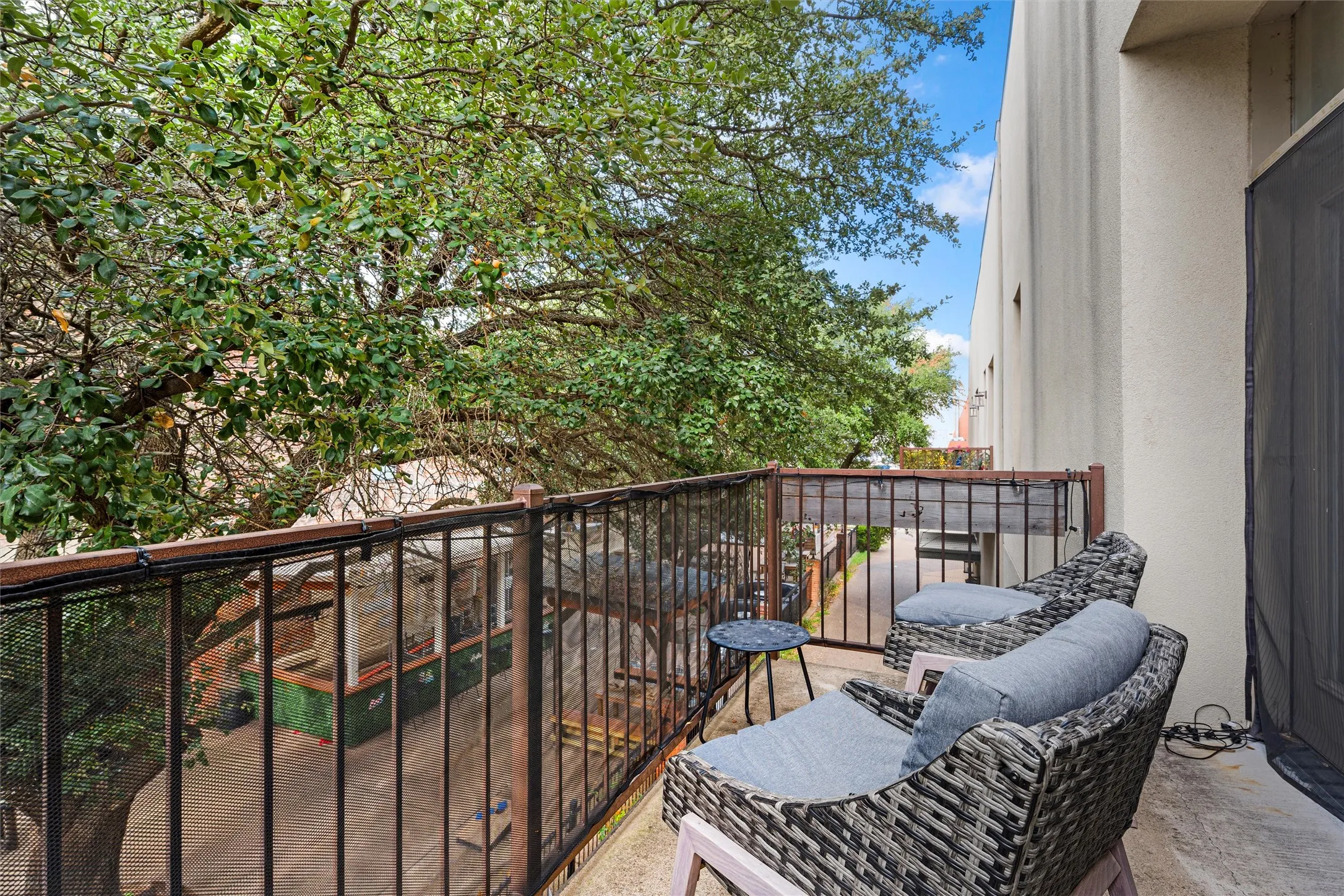 Condominium For Sale in Mc Lennan County , 711 Austin Avenue C, Waco, Texas 76701, 1 Bedroom, 1 Bathroom, Garage spaces, 835 Sqft, built in 1930, mls#21400354, Real Estate Agent in Waco, Homes For Sale in Mc Lennan county, Homes For Sale in Waco, Realtor in Waco Texas, Real Estate Brokerage Independent Realty Texas, Luminita Cordes Realtor