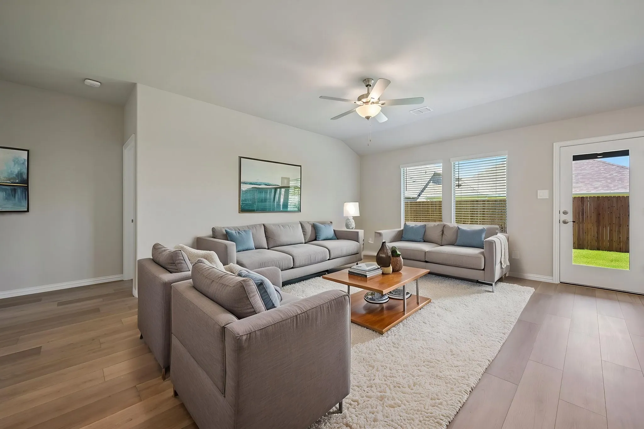  Photo is not of the actual home, but is an inspirational photo of builder’s model home and may depict options, furnishings, and/or decorator features that are not included.
