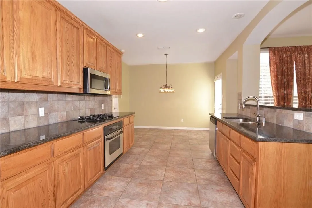 Single Family Residence For Rent in Collin County , 6386 Shadywood Drive, Frisco, Texas 75035, 4 Bedroom, 4 Bathroom, 2 Garage spaces, 2,936 Sqft, built in 2002, mls#21401110, Real Estate Agent in Frisco, Homes For Rent in Collin county, Homes For Rent in Frisco, Realtor in Frisco Texas, Real Estate Brokerage Independent Realty Texas, Luminita Cordes Realtor