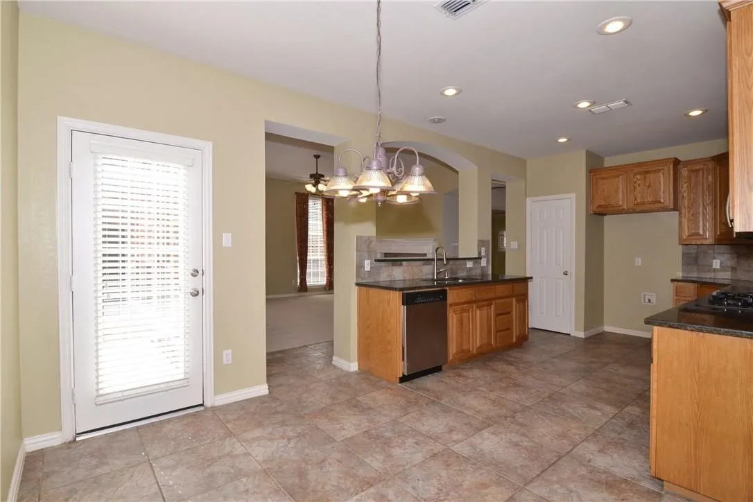 Single Family Residence For Rent in Collin County , 6386 Shadywood Drive, Frisco, Texas 75035, 4 Bedroom, 4 Bathroom, 2 Garage spaces, 2,936 Sqft, built in 2002, mls#21401110, Real Estate Agent in Frisco, Homes For Rent in Collin county, Homes For Rent in Frisco, Realtor in Frisco Texas, Real Estate Brokerage Independent Realty Texas, Luminita Cordes Realtor