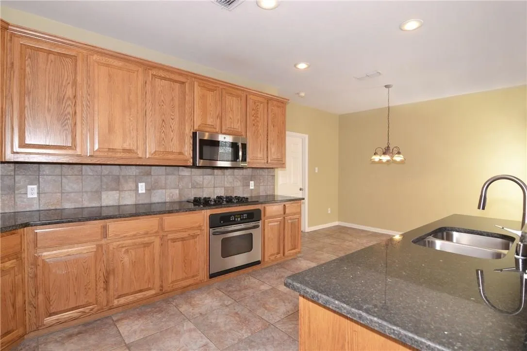 Single Family Residence For Rent in Collin County , 6386 Shadywood Drive, Frisco, Texas 75035, 4 Bedroom, 4 Bathroom, 2 Garage spaces, 2,936 Sqft, built in 2002, mls#21401110, Real Estate Agent in Frisco, Homes For Rent in Collin county, Homes For Rent in Frisco, Realtor in Frisco Texas, Real Estate Brokerage Independent Realty Texas, Luminita Cordes Realtor