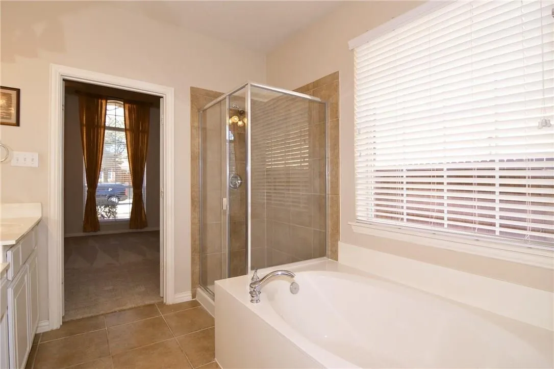 Single Family Residence For Rent in Collin County , 6386 Shadywood Drive, Frisco, Texas 75035, 4 Bedroom, 4 Bathroom, 2 Garage spaces, 2,936 Sqft, built in 2002, mls#21401110, Real Estate Agent in Frisco, Homes For Rent in Collin county, Homes For Rent in Frisco, Realtor in Frisco Texas, Real Estate Brokerage Independent Realty Texas, Luminita Cordes Realtor