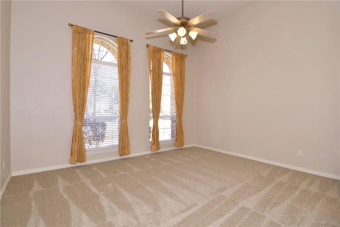 Single Family Residence For Rent in Collin County , 6386 Shadywood Drive, Frisco, Texas 75035, 4 Bedroom, 4 Bathroom, 2 Garage spaces, 2,936 Sqft, built in 2002, mls#21401110, Real Estate Agent in Frisco, Homes For Rent in Collin county, Homes For Rent in Frisco, Realtor in Frisco Texas, Real Estate Brokerage Independent Realty Texas, Luminita Cordes Realtor
