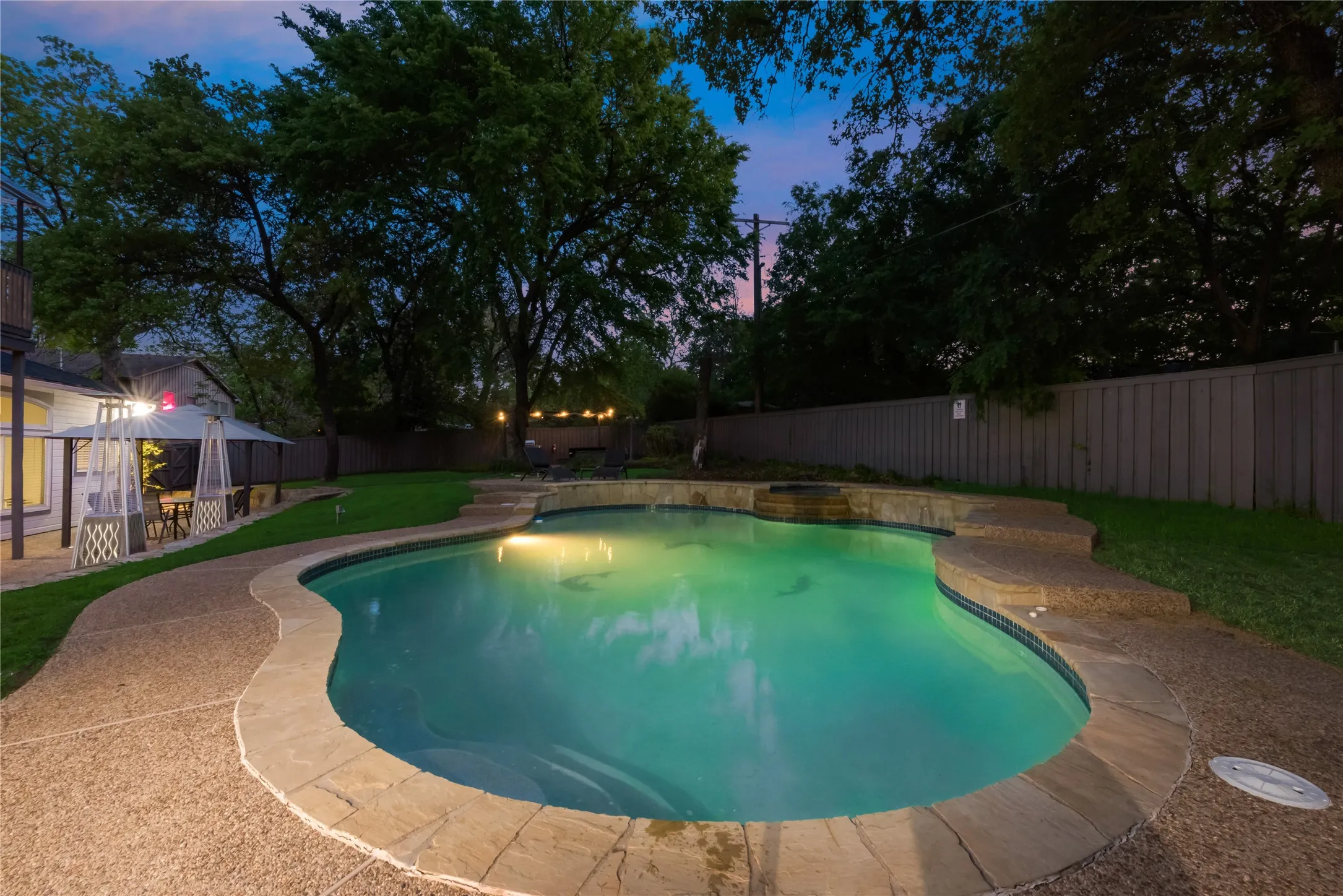Single Family Residence For Sale in Denton County , 1206 Kendolph Drive, Denton, Texas 76205, 5 Bedroom, 3 Bathroom, 2 Garage spaces, 2,960 Sqft, built in 1994, mls#21399190, Real Estate Agent in Denton, Homes For Sale in Denton county, Homes For Sale in Denton, Realtor in Denton Texas, Real Estate Brokerage Independent Realty Texas, Luminita Cordes Realtor