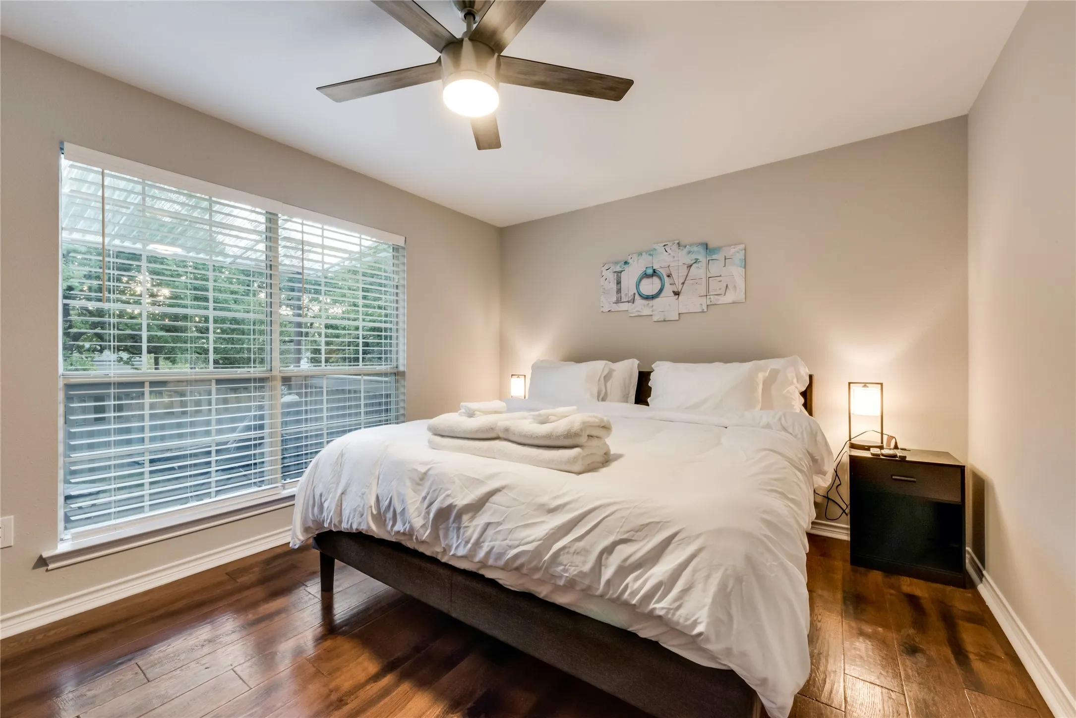 Single Family Residence For Sale in Denton County , 1206 Kendolph Drive, Denton, Texas 76205, 5 Bedroom, 3 Bathroom, 2 Garage spaces, 2,960 Sqft, built in 1994, mls#21399190, Real Estate Agent in Denton, Homes For Sale in Denton county, Homes For Sale in Denton, Realtor in Denton Texas, Real Estate Brokerage Independent Realty Texas, Luminita Cordes Realtor