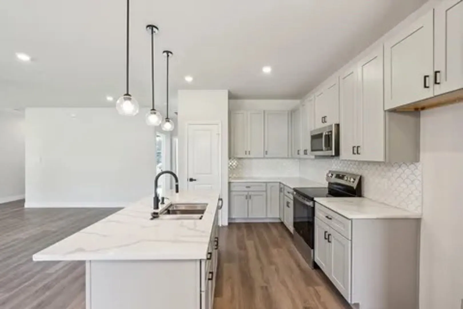 Single Family Residence For Rent in Hood County , 5713 Stonegate Circle, Granbury, Texas 76048, 4 Bedroom, 2 Bathroom, 2 Garage spaces, 1,709 Sqft, built in 2025, mls#21400584, Real Estate Agent in Granbury, Homes For Rent in Hood county, Homes For Rent in Granbury, Realtor in Granbury Texas, Real Estate Brokerage Independent Realty Texas, Luminita Cordes Realtor