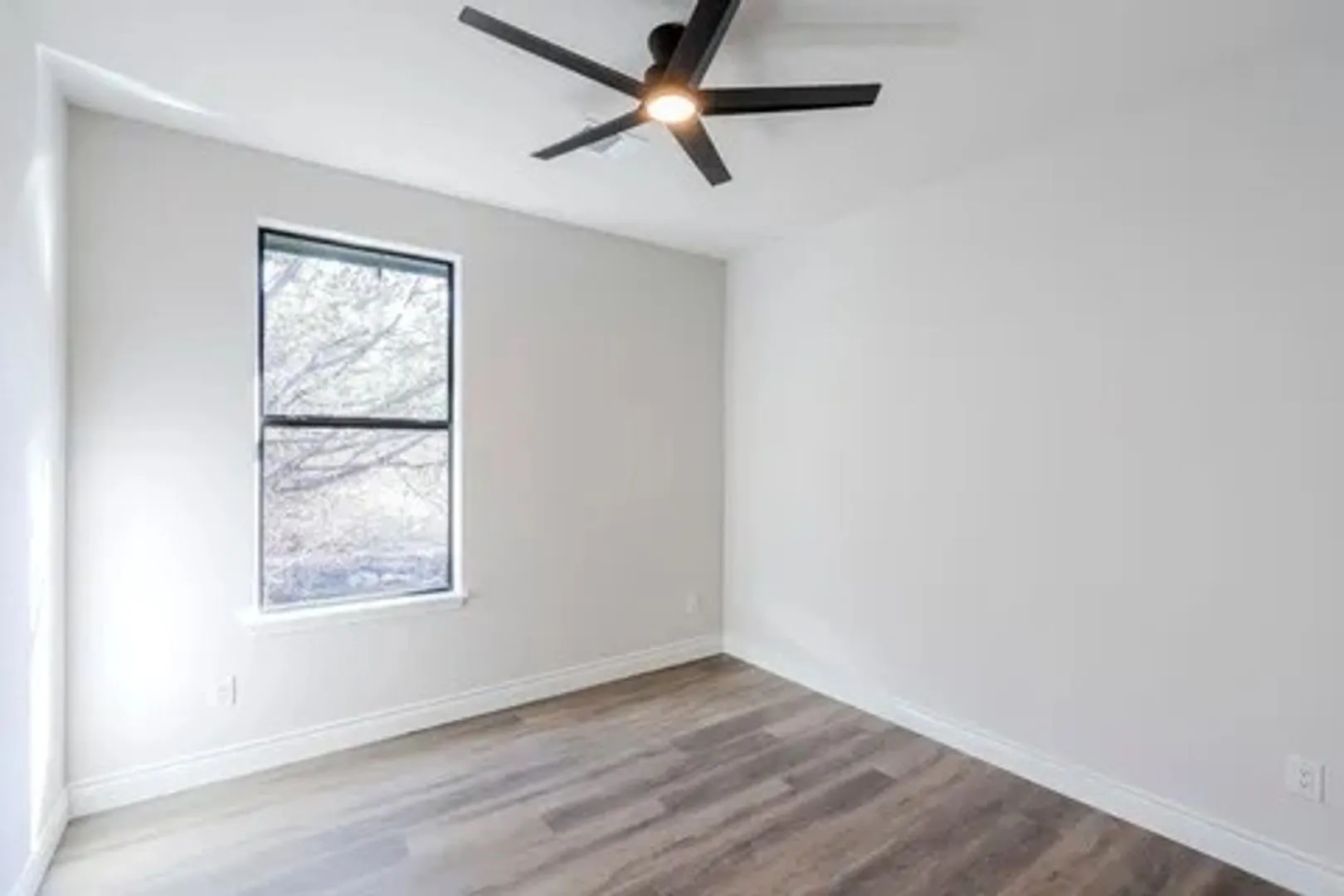 Single Family Residence For Rent in Hood County , 5713 Stonegate Circle, Granbury, Texas 76048, 4 Bedroom, 2 Bathroom, 2 Garage spaces, 1,709 Sqft, built in 2025, mls#21400584, Real Estate Agent in Granbury, Homes For Rent in Hood county, Homes For Rent in Granbury, Realtor in Granbury Texas, Real Estate Brokerage Independent Realty Texas, Luminita Cordes Realtor