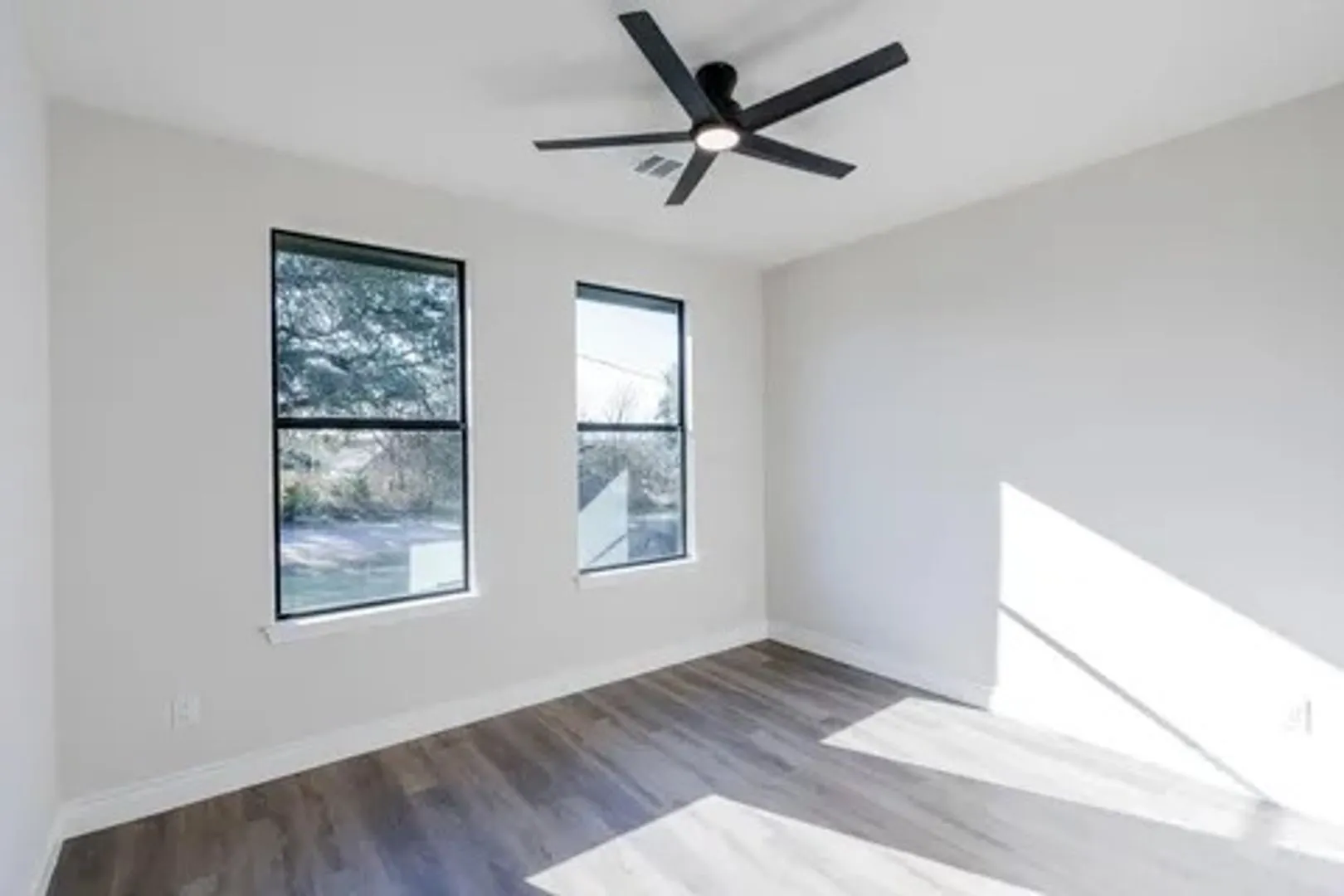 Single Family Residence For Rent in Hood County , 5713 Stonegate Circle, Granbury, Texas 76048, 4 Bedroom, 2 Bathroom, 2 Garage spaces, 1,709 Sqft, built in 2025, mls#21400584, Real Estate Agent in Granbury, Homes For Rent in Hood county, Homes For Rent in Granbury, Realtor in Granbury Texas, Real Estate Brokerage Independent Realty Texas, Luminita Cordes Realtor