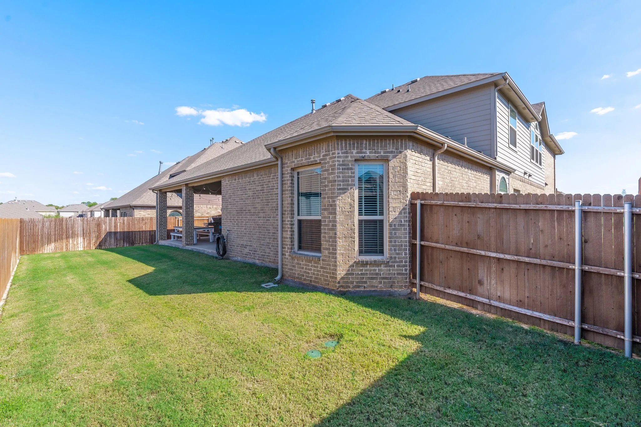 Single Family Residence For Sale in Tarrant County , 1705 Stags Leap Trail, Kennedale, Texas 76060, 4 Bedroom, 4 Bathroom, 2 Garage spaces, 3,394 Sqft, built in 2018, mls#21400856, Real Estate Agent in Kennedale, Homes For Sale in Tarrant county, Homes For Sale in Kennedale, Realtor in Kennedale Texas, Real Estate Brokerage Independent Realty Texas, Luminita Cordes Realtor