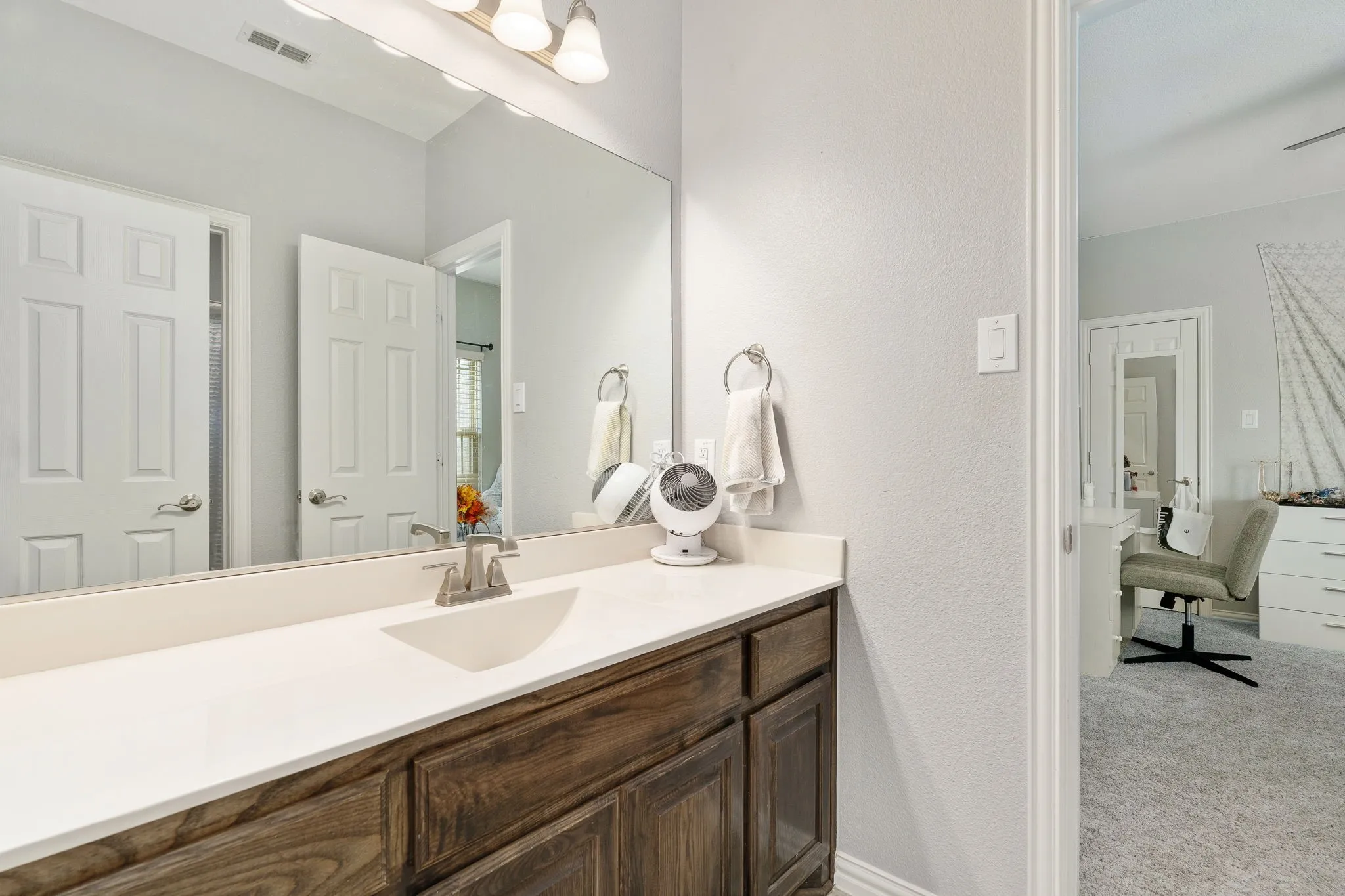 Single Family Residence For Sale in Tarrant County , 1705 Stags Leap Trail, Kennedale, Texas 76060, 4 Bedroom, 4 Bathroom, 2 Garage spaces, 3,394 Sqft, built in 2018, mls#21400856, Real Estate Agent in Kennedale, Homes For Sale in Tarrant county, Homes For Sale in Kennedale, Realtor in Kennedale Texas, Real Estate Brokerage Independent Realty Texas, Luminita Cordes Realtor