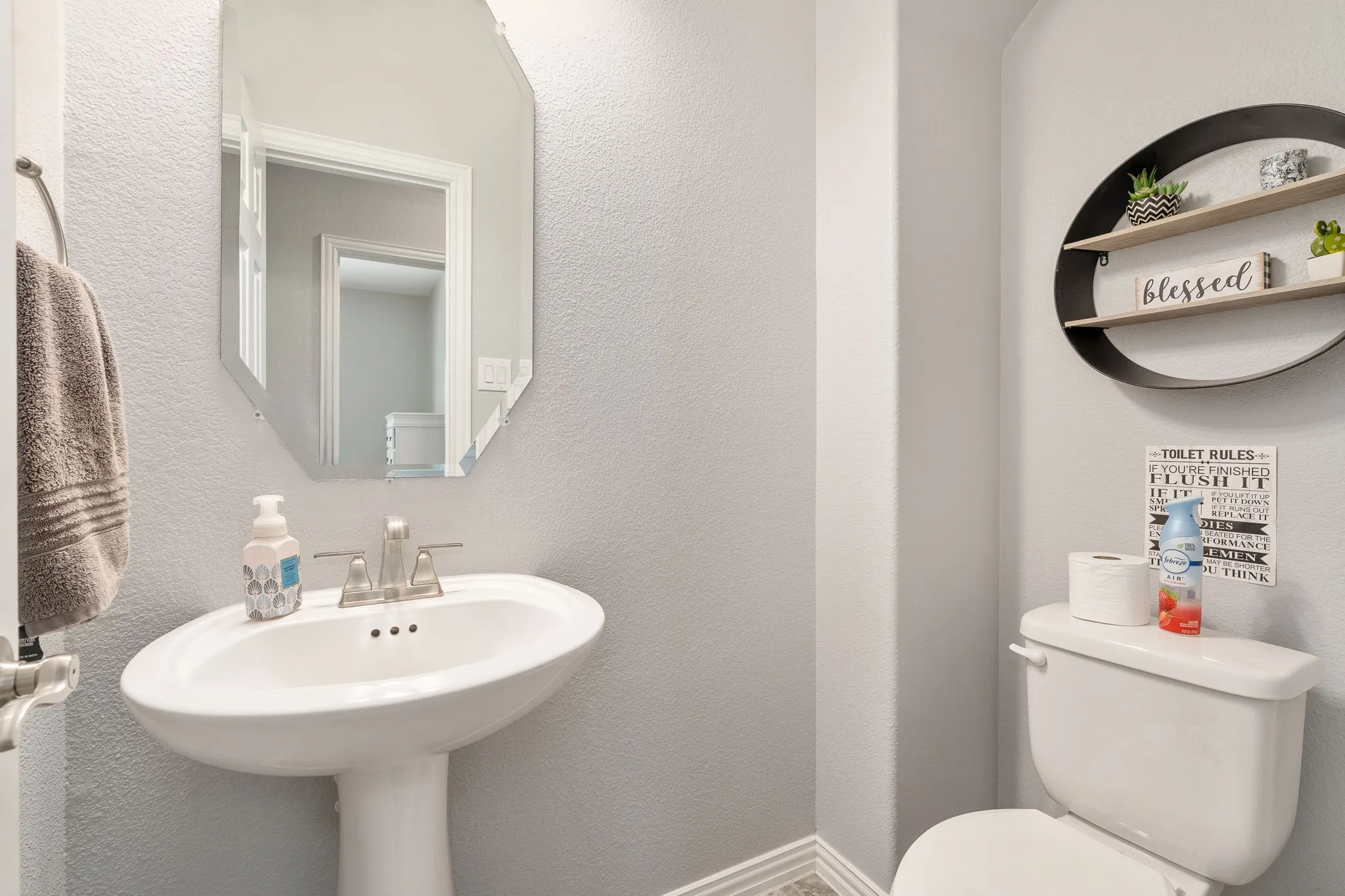 Single Family Residence For Sale in Tarrant County , 1705 Stags Leap Trail, Kennedale, Texas 76060, 4 Bedroom, 4 Bathroom, 2 Garage spaces, 3,394 Sqft, built in 2018, mls#21400856, Real Estate Agent in Kennedale, Homes For Sale in Tarrant county, Homes For Sale in Kennedale, Realtor in Kennedale Texas, Real Estate Brokerage Independent Realty Texas, Luminita Cordes Realtor