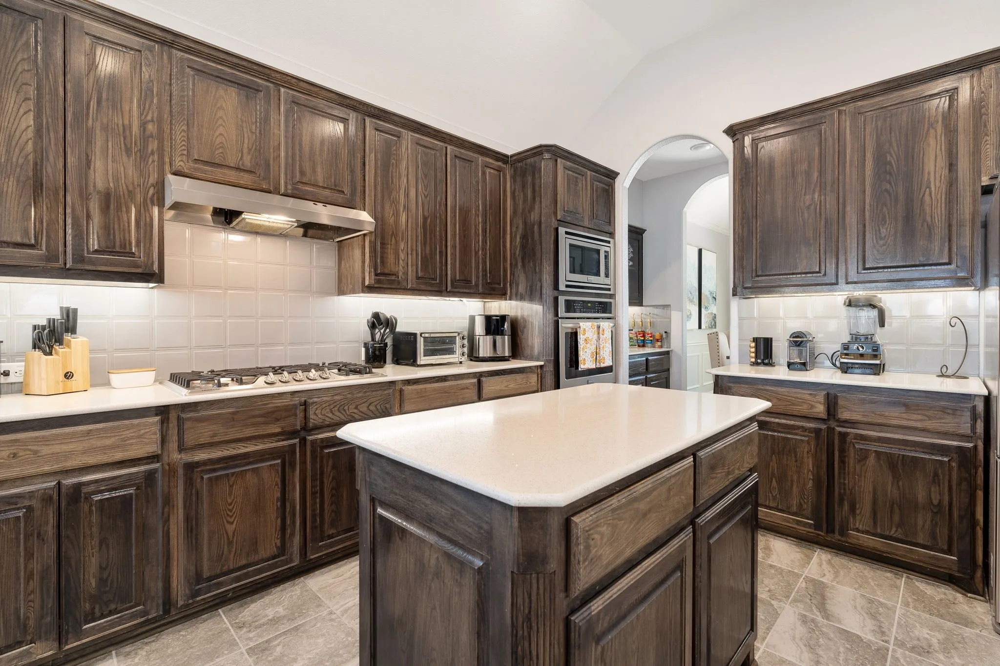 Single Family Residence For Sale in Tarrant County , 1705 Stags Leap Trail, Kennedale, Texas 76060, 4 Bedroom, 4 Bathroom, 2 Garage spaces, 3,394 Sqft, built in 2018, mls#21400856, Real Estate Agent in Kennedale, Homes For Sale in Tarrant county, Homes For Sale in Kennedale, Realtor in Kennedale Texas, Real Estate Brokerage Independent Realty Texas, Luminita Cordes Realtor