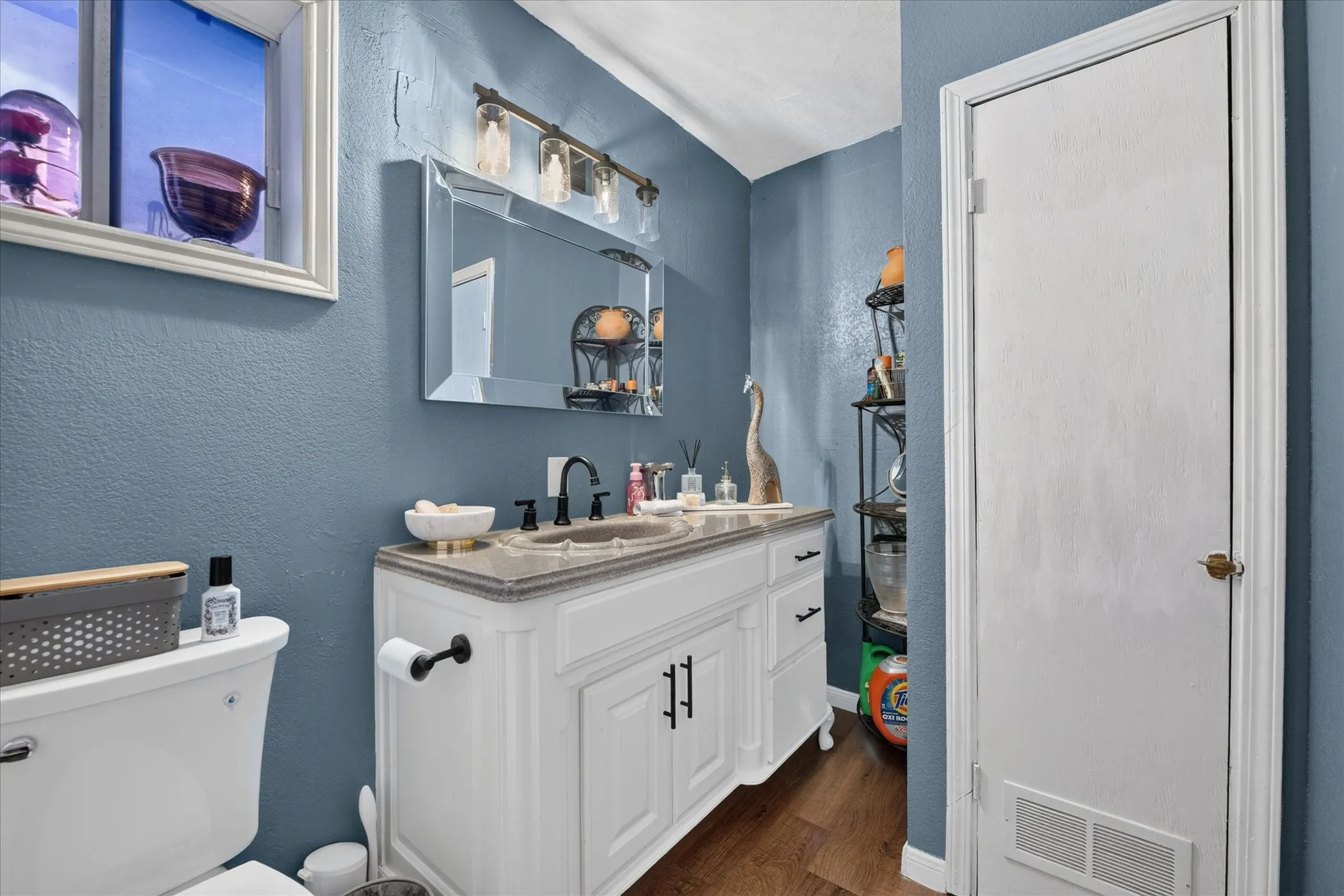 Single Family Residence For Sale in Tarrant County , 1714 Bessie Street, Fort Worth, Texas 76104, 3 Bedroom, 1 Bathroom, Garage spaces, 1,218 Sqft, built in 1925, mls#21400160, Real Estate Agent in Fort Worth, Homes For Sale in Tarrant county, Homes For Sale in Fort Worth, Realtor in Fort Worth Texas, Real Estate Brokerage Independent Realty Texas, Luminita Cordes Realtor