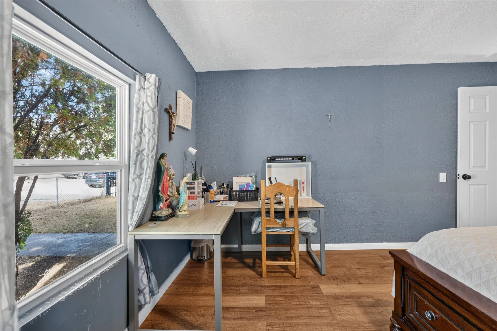 Single Family Residence For Sale in Tarrant County , 1714 Bessie Street, Fort Worth, Texas 76104, 3 Bedroom, 1 Bathroom, Garage spaces, 1,218 Sqft, built in 1925, mls#21400160, Real Estate Agent in Fort Worth, Homes For Sale in Tarrant county, Homes For Sale in Fort Worth, Realtor in Fort Worth Texas, Real Estate Brokerage Independent Realty Texas, Luminita Cordes Realtor