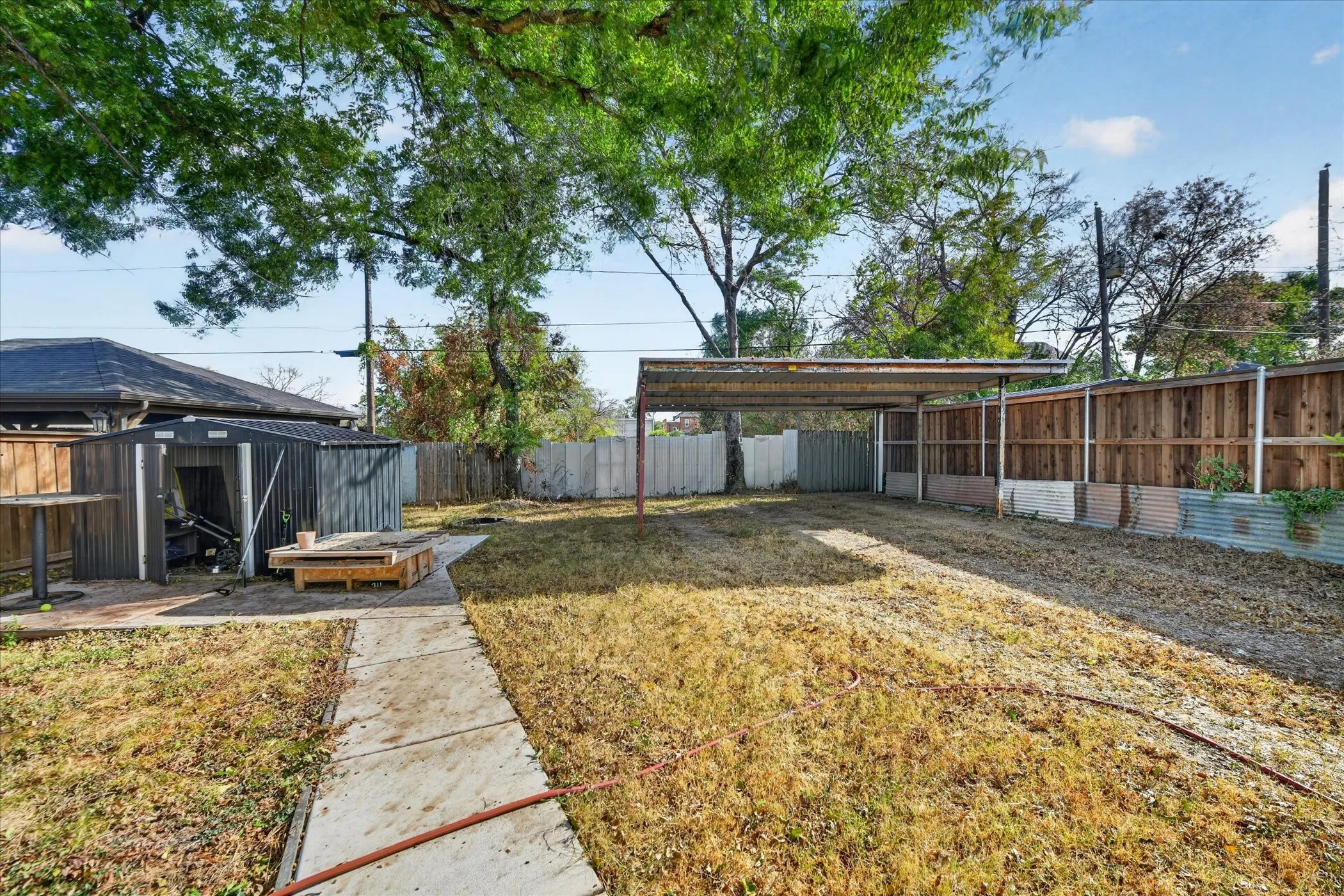 Single Family Residence For Sale in Tarrant County , 1714 Bessie Street, Fort Worth, Texas 76104, 3 Bedroom, 1 Bathroom, Garage spaces, 1,218 Sqft, built in 1925, mls#21400160, Real Estate Agent in Fort Worth, Homes For Sale in Tarrant county, Homes For Sale in Fort Worth, Realtor in Fort Worth Texas, Real Estate Brokerage Independent Realty Texas, Luminita Cordes Realtor