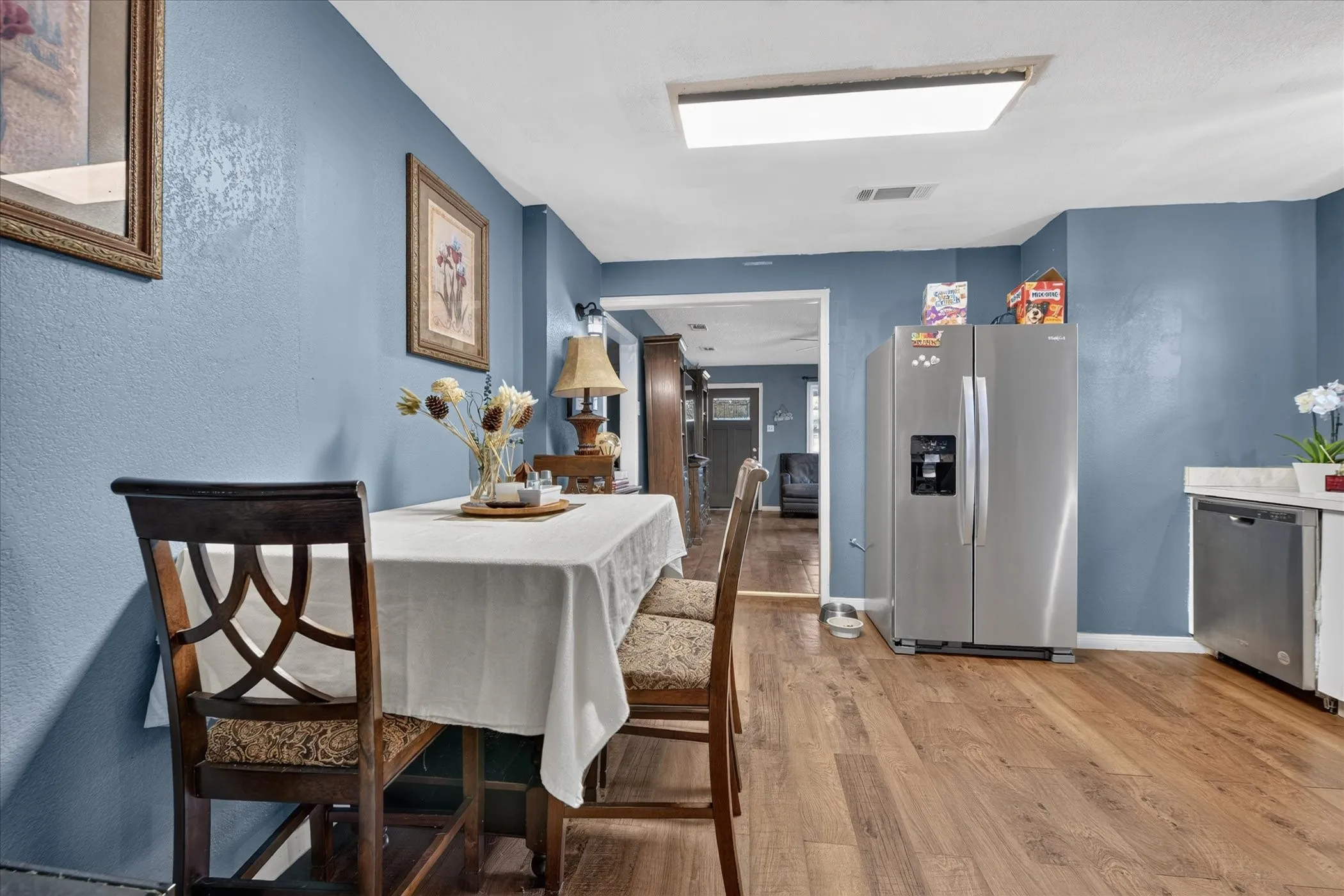 Single Family Residence For Sale in Tarrant County , 1714 Bessie Street, Fort Worth, Texas 76104, 3 Bedroom, 1 Bathroom, Garage spaces, 1,218 Sqft, built in 1925, mls#21400160, Real Estate Agent in Fort Worth, Homes For Sale in Tarrant county, Homes For Sale in Fort Worth, Realtor in Fort Worth Texas, Real Estate Brokerage Independent Realty Texas, Luminita Cordes Realtor