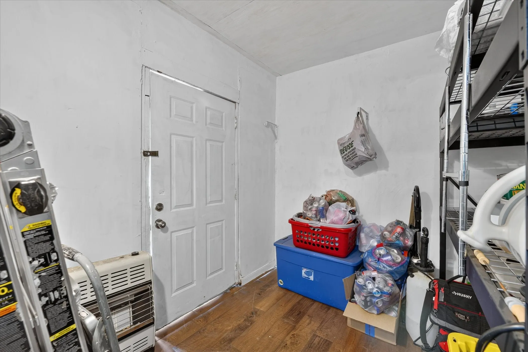 Single Family Residence For Sale in Tarrant County , 1714 Bessie Street, Fort Worth, Texas 76104, 3 Bedroom, 1 Bathroom, Garage spaces, 1,218 Sqft, built in 1925, mls#21400160, Real Estate Agent in Fort Worth, Homes For Sale in Tarrant county, Homes For Sale in Fort Worth, Realtor in Fort Worth Texas, Real Estate Brokerage Independent Realty Texas, Luminita Cordes Realtor