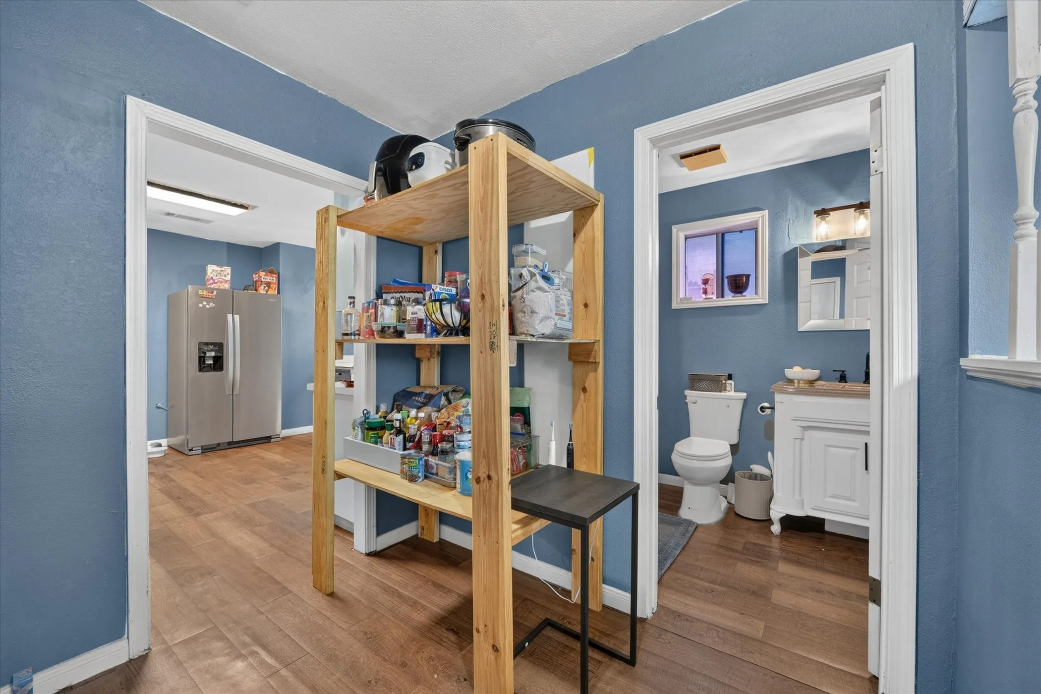 Single Family Residence For Sale in Tarrant County , 1714 Bessie Street, Fort Worth, Texas 76104, 3 Bedroom, 1 Bathroom, Garage spaces, 1,218 Sqft, built in 1925, mls#21400160, Real Estate Agent in Fort Worth, Homes For Sale in Tarrant county, Homes For Sale in Fort Worth, Realtor in Fort Worth Texas, Real Estate Brokerage Independent Realty Texas, Luminita Cordes Realtor