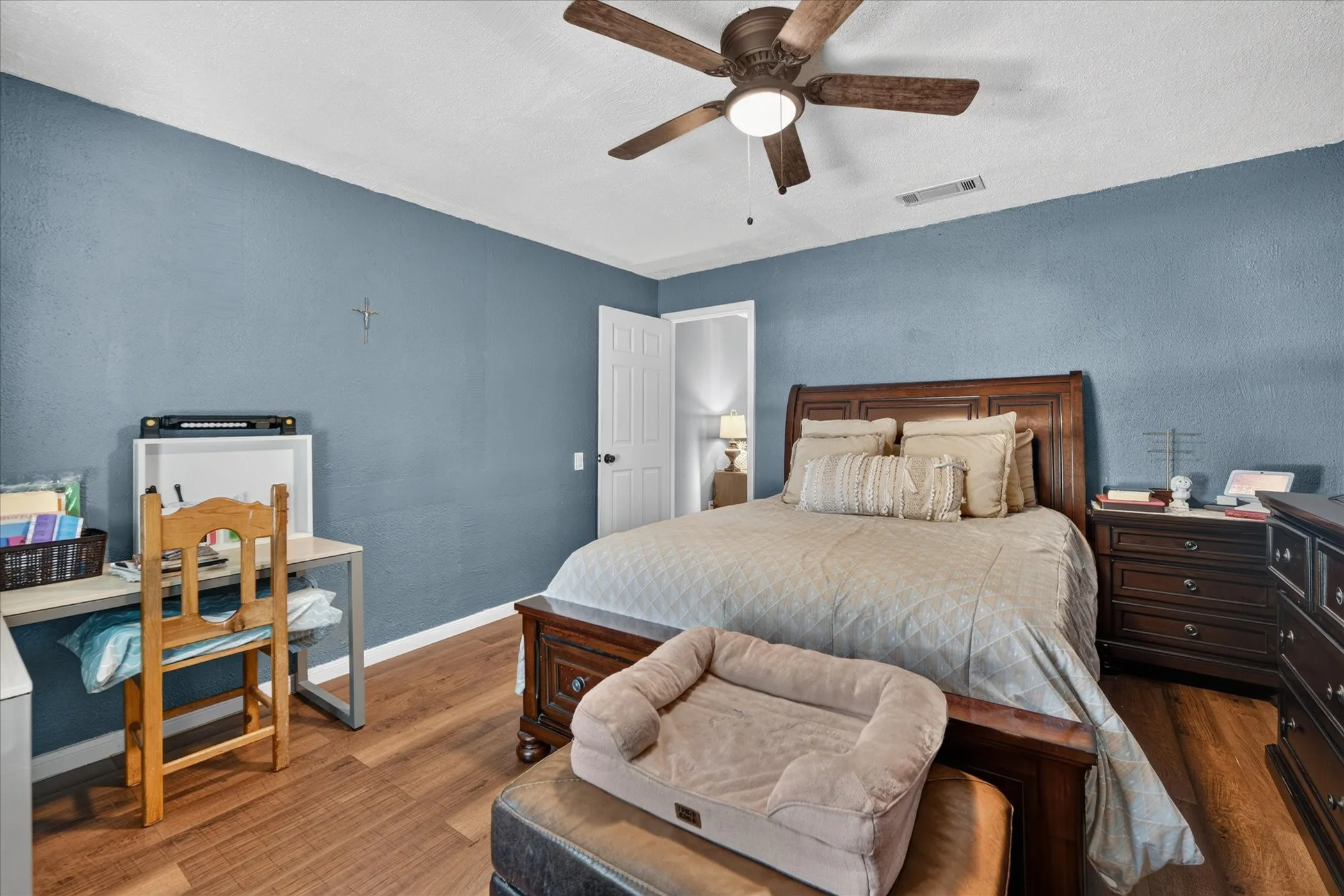 Single Family Residence For Sale in Tarrant County , 1714 Bessie Street, Fort Worth, Texas 76104, 3 Bedroom, 1 Bathroom, Garage spaces, 1,218 Sqft, built in 1925, mls#21400160, Real Estate Agent in Fort Worth, Homes For Sale in Tarrant county, Homes For Sale in Fort Worth, Realtor in Fort Worth Texas, Real Estate Brokerage Independent Realty Texas, Luminita Cordes Realtor