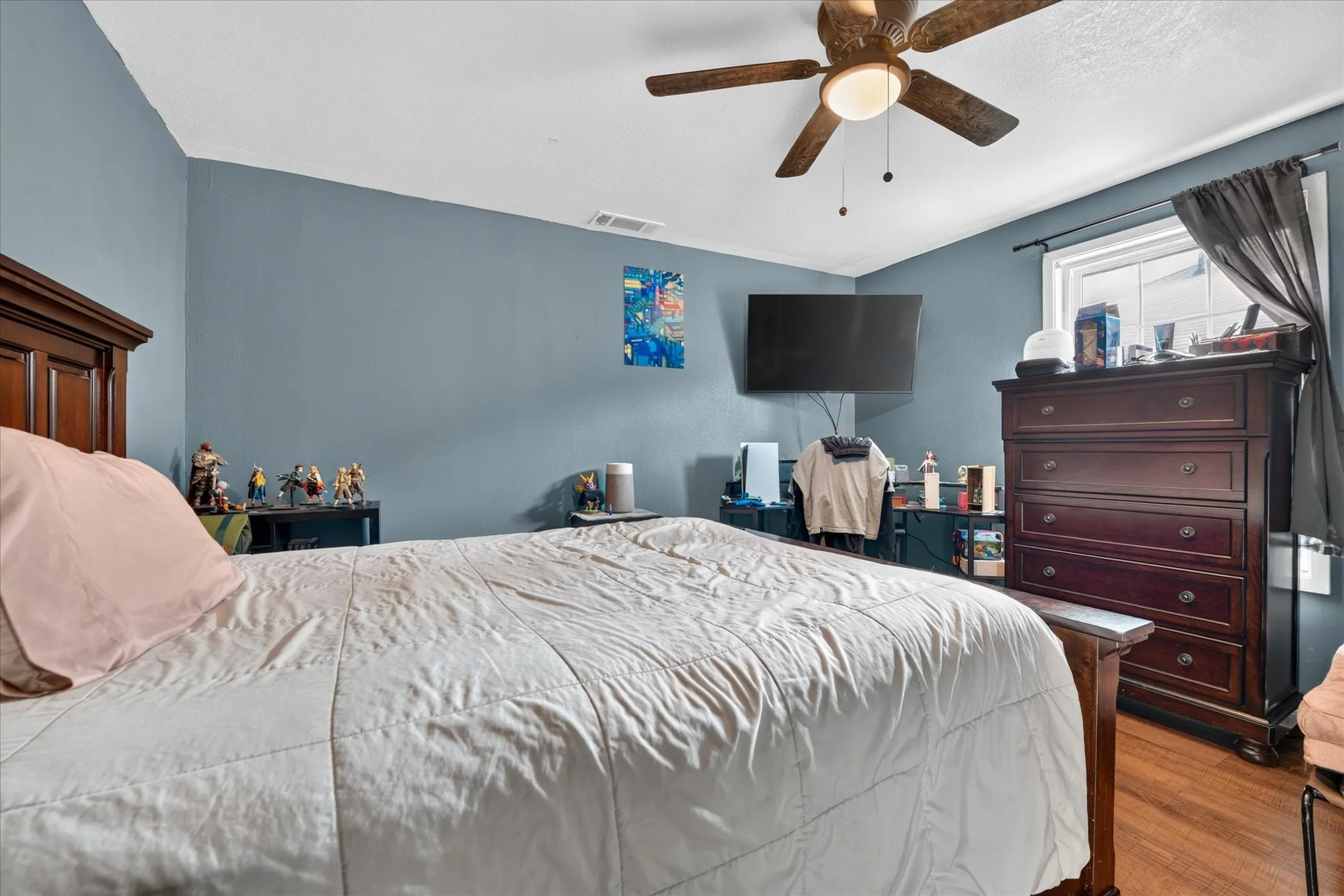 Single Family Residence For Sale in Tarrant County , 1714 Bessie Street, Fort Worth, Texas 76104, 3 Bedroom, 1 Bathroom, Garage spaces, 1,218 Sqft, built in 1925, mls#21400160, Real Estate Agent in Fort Worth, Homes For Sale in Tarrant county, Homes For Sale in Fort Worth, Realtor in Fort Worth Texas, Real Estate Brokerage Independent Realty Texas, Luminita Cordes Realtor