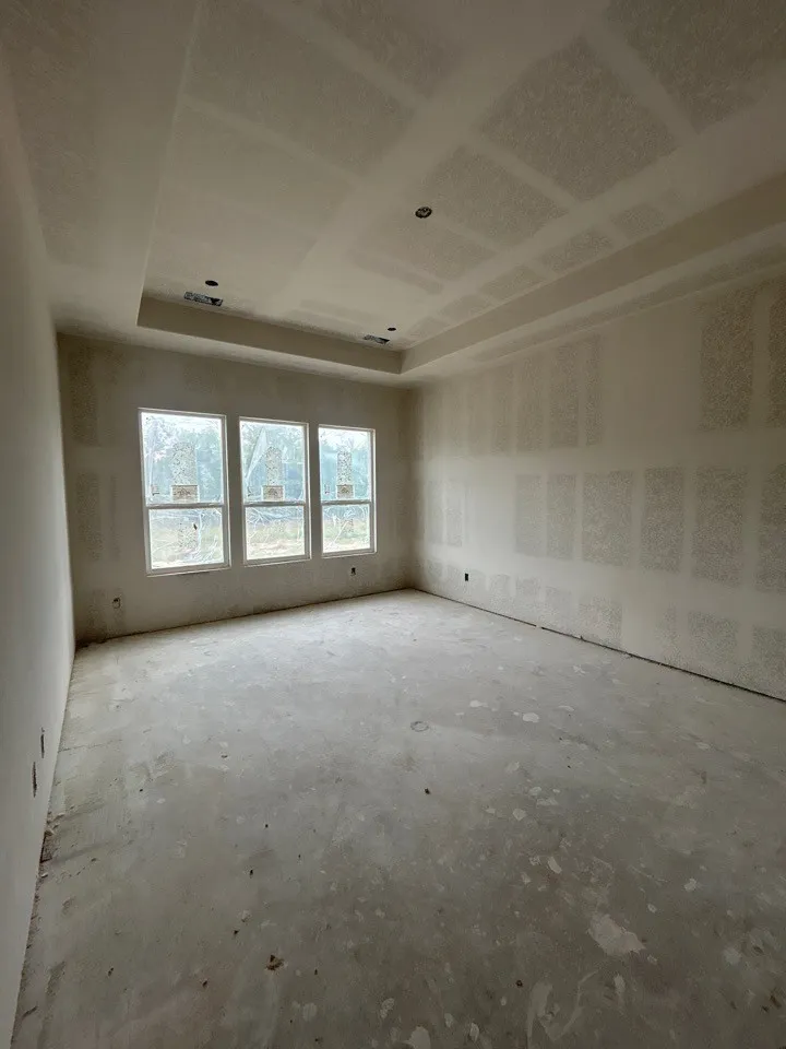 Tray ceiling with recessed lighting