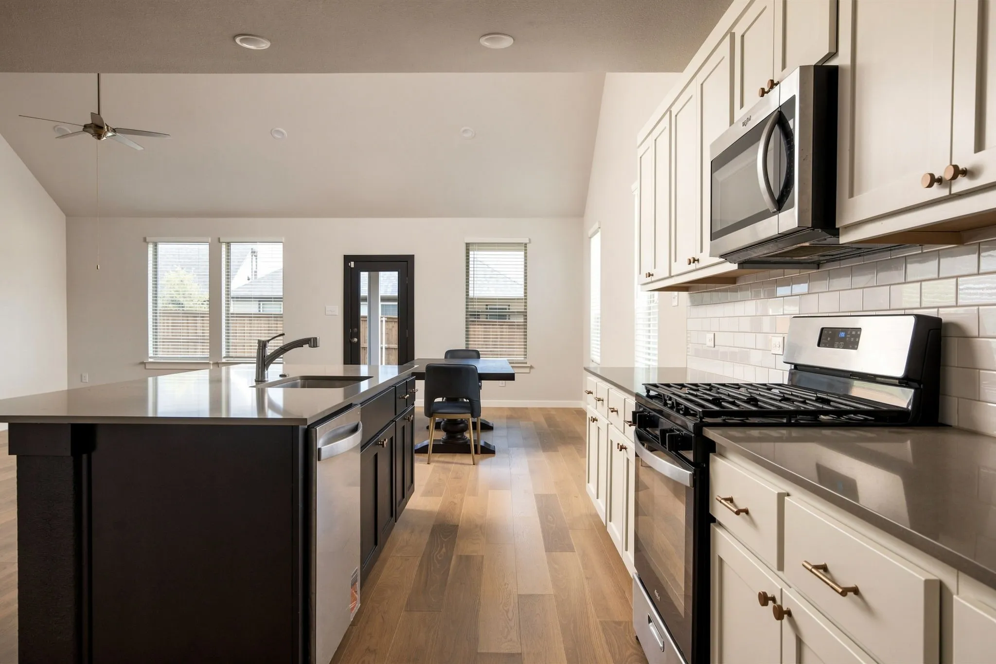 Single Family Residence For Sale in Denton County , 14720 Bandana Road, Fort Worth, Texas 76052, 5 Bedroom, 3 Bathroom, 2 Garage spaces, 3,119 Sqft, built in 2024, mls#21401116, Real Estate Agent in Fort Worth, Homes For Sale in Denton county, Homes For Sale in Fort Worth, Realtor in Fort Worth Texas, Real Estate Brokerage Independent Realty Texas, Luminita Cordes Realtor