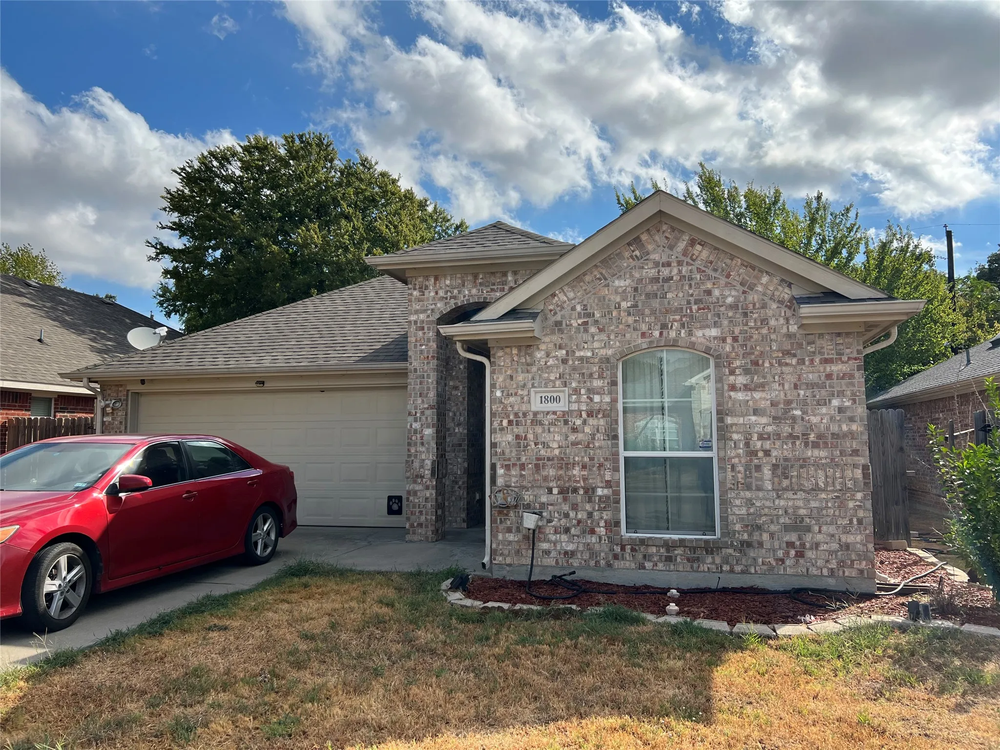 Single Family Residence For Sale in Dallas County , 1800 Jordan Court, Irving, Texas 75061, 3 Bedroom, 2 Bathroom, 2 Garage spaces, 1,465 Sqft, built in 2011, mls#21401117, Real Estate Agent in Irving, Homes For Sale in Dallas county, Homes For Sale in Irving, Realtor in Irving Texas, Real Estate Brokerage Independent Realty Texas, Luminita Cordes Realtor