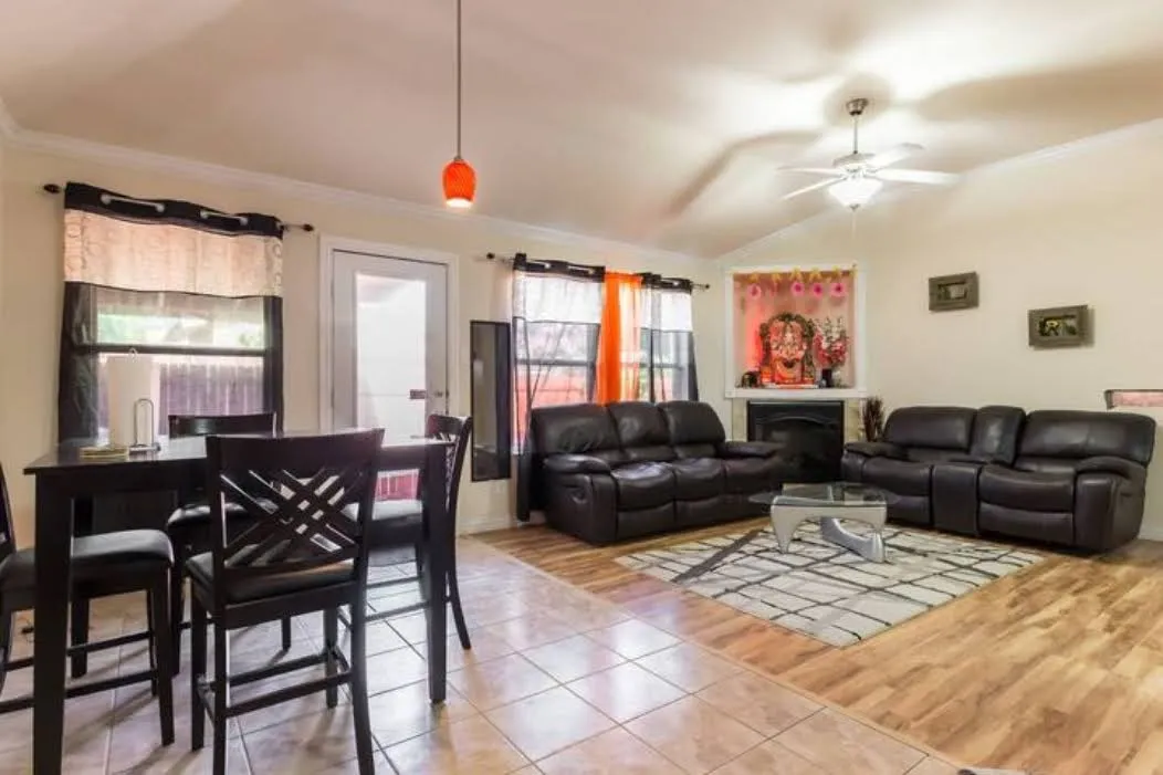 Single Family Residence For Sale in Dallas County , 1800 Jordan Court, Irving, Texas 75061, 3 Bedroom, 2 Bathroom, 2 Garage spaces, 1,465 Sqft, built in 2011, mls#21401117, Real Estate Agent in Irving, Homes For Sale in Dallas county, Homes For Sale in Irving, Realtor in Irving Texas, Real Estate Brokerage Independent Realty Texas, Luminita Cordes Realtor