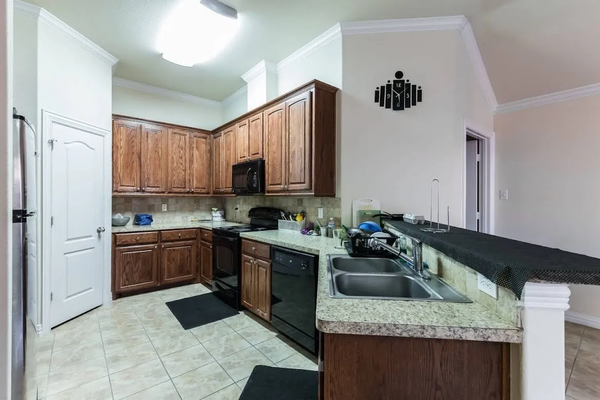 Single Family Residence For Sale in Dallas County , 1800 Jordan Court, Irving, Texas 75061, 3 Bedroom, 2 Bathroom, 2 Garage spaces, 1,465 Sqft, built in 2011, mls#21401117, Real Estate Agent in Irving, Homes For Sale in Dallas county, Homes For Sale in Irving, Realtor in Irving Texas, Real Estate Brokerage Independent Realty Texas, Luminita Cordes Realtor