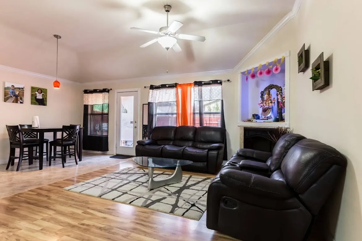 Single Family Residence For Sale in Dallas County , 1800 Jordan Court, Irving, Texas 75061, 3 Bedroom, 2 Bathroom, 2 Garage spaces, 1,465 Sqft, built in 2011, mls#21401117, Real Estate Agent in Irving, Homes For Sale in Dallas county, Homes For Sale in Irving, Realtor in Irving Texas, Real Estate Brokerage Independent Realty Texas, Luminita Cordes Realtor