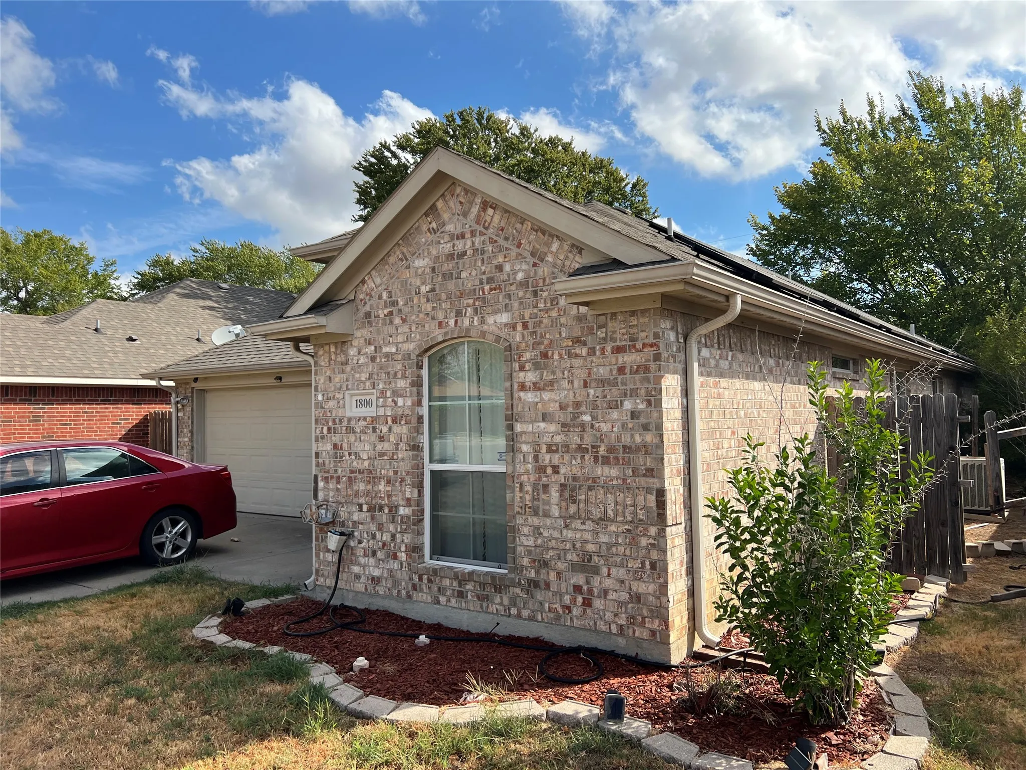 Single Family Residence For Sale in Dallas County , 1800 Jordan Court, Irving, Texas 75061, 3 Bedroom, 2 Bathroom, 2 Garage spaces, 1,465 Sqft, built in 2011, mls#21401117, Real Estate Agent in Irving, Homes For Sale in Dallas county, Homes For Sale in Irving, Realtor in Irving Texas, Real Estate Brokerage Independent Realty Texas, Luminita Cordes Realtor