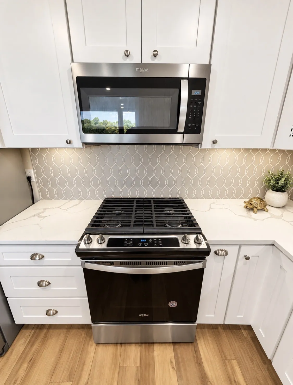 Condominium For Rent in Dallas County , 3883 Turtle Creek Boulevard 403, Dallas, Texas 75219, 1 Bedroom, 1 Bathroom, Garage spaces, 739 Sqft, built in 1963, mls#21401105, Real Estate Agent in Dallas, Homes For Rent in Dallas county, Homes For Rent in Dallas, Realtor in Dallas Texas, Real Estate Brokerage Independent Realty Texas, Luminita Cordes Realtor