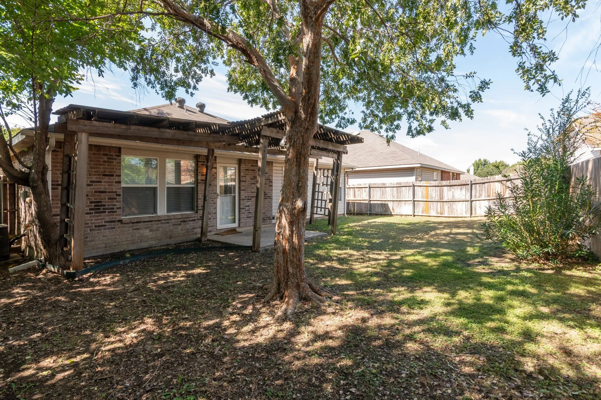 Single Family Residence For Rent in Denton County , 16424 Cowboy Trail, Fort Worth, Texas 76247, 3 Bedroom, 2 Bathroom, 2 Garage spaces, 1,647 Sqft, built in 2007, mls#21401111, Real Estate Agent in Fort Worth, Homes For Rent in Denton county, Homes For Rent in Fort Worth, Realtor in Fort Worth Texas, Real Estate Brokerage Independent Realty Texas, Luminita Cordes Realtor