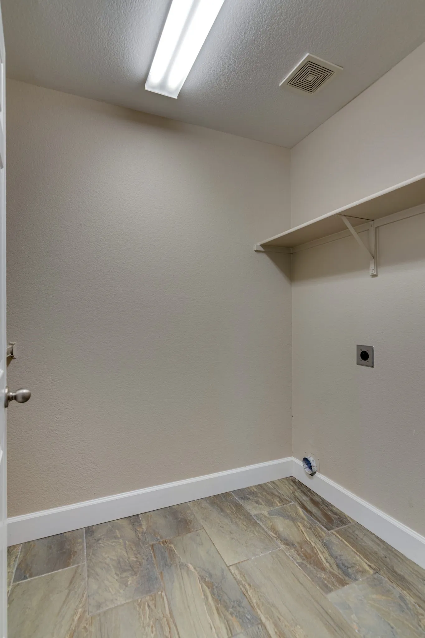 Single Family Residence For Rent in Denton County , 16424 Cowboy Trail, Fort Worth, Texas 76247, 3 Bedroom, 2 Bathroom, 2 Garage spaces, 1,647 Sqft, built in 2007, mls#21401111, Real Estate Agent in Fort Worth, Homes For Rent in Denton county, Homes For Rent in Fort Worth, Realtor in Fort Worth Texas, Real Estate Brokerage Independent Realty Texas, Luminita Cordes Realtor