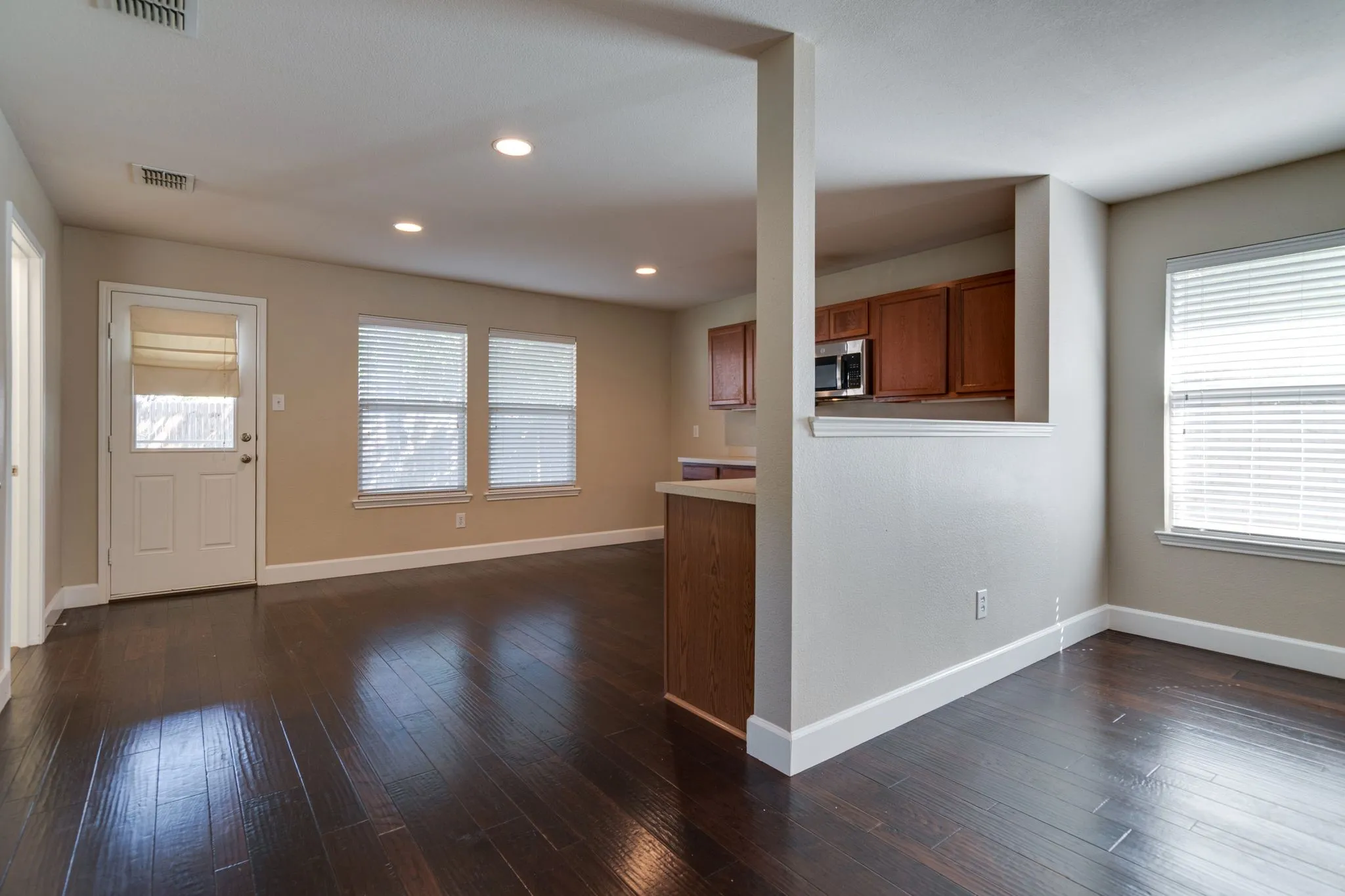 Dining/Kitchen