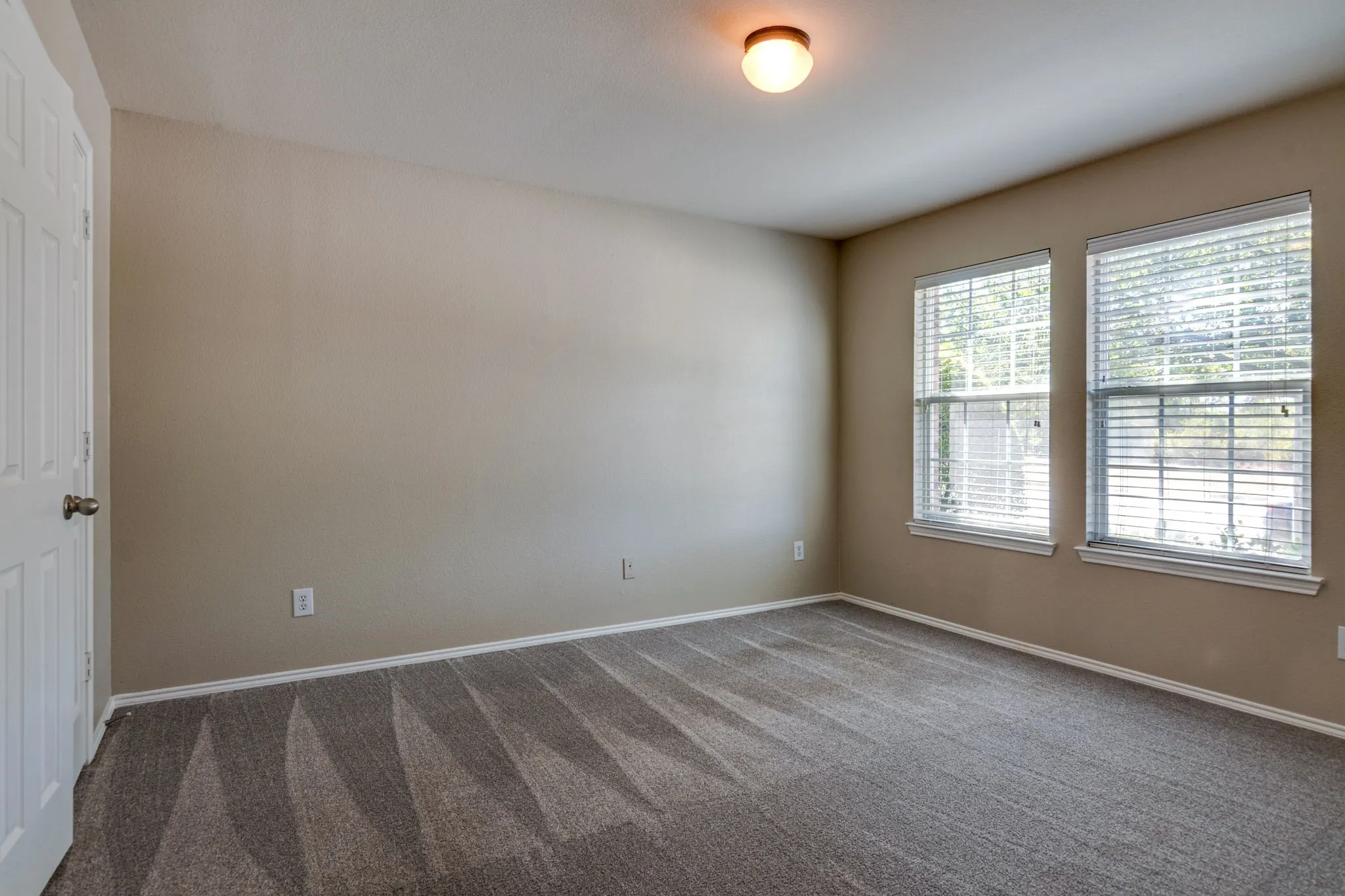 Single Family Residence For Rent in Denton County , 16424 Cowboy Trail, Fort Worth, Texas 76247, 3 Bedroom, 2 Bathroom, 2 Garage spaces, 1,647 Sqft, built in 2007, mls#21401111, Real Estate Agent in Fort Worth, Homes For Rent in Denton county, Homes For Rent in Fort Worth, Realtor in Fort Worth Texas, Real Estate Brokerage Independent Realty Texas, Luminita Cordes Realtor