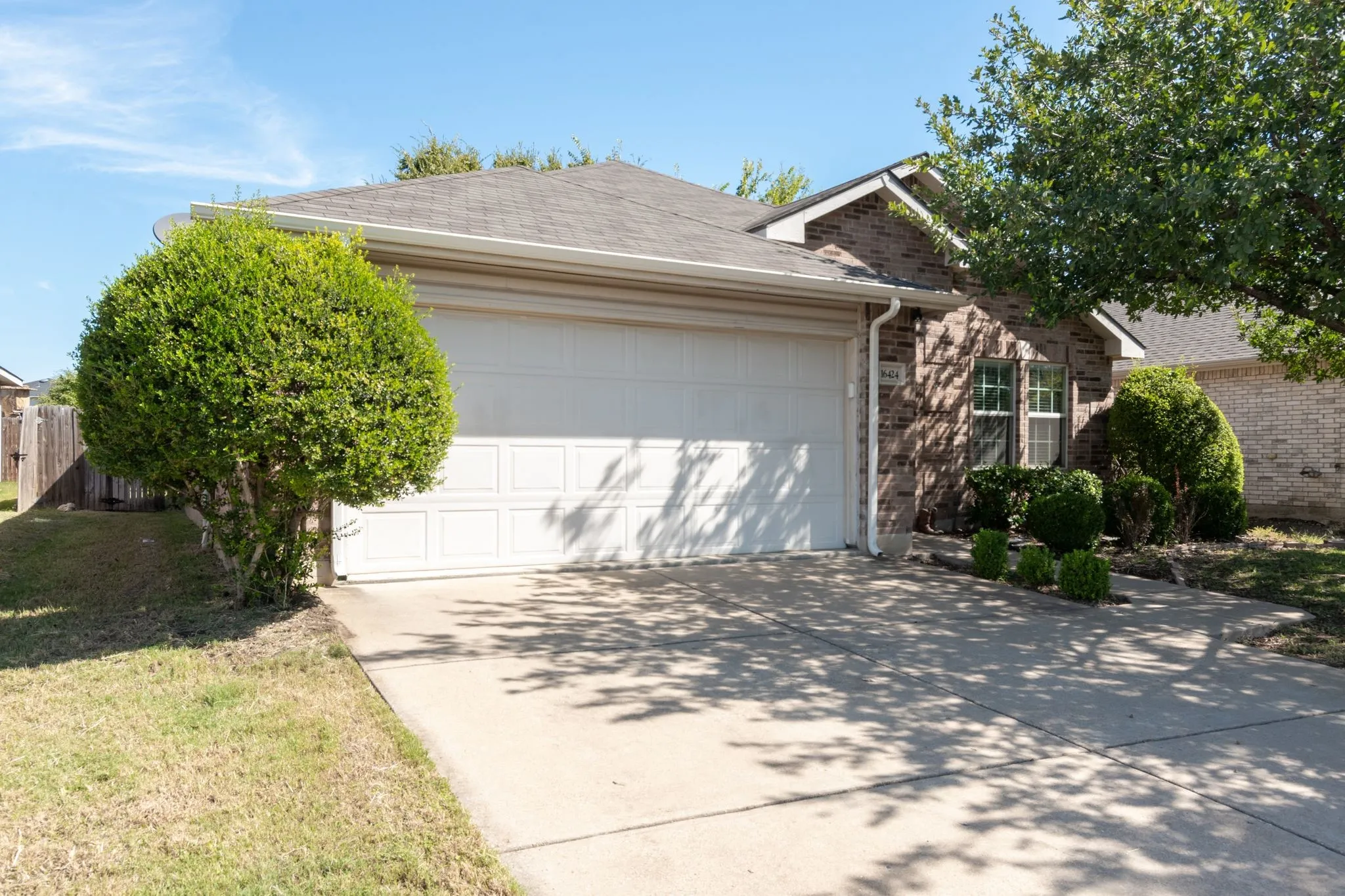 Single Family Residence For Rent in Denton County , 16424 Cowboy Trail, Fort Worth, Texas 76247, 3 Bedroom, 2 Bathroom, 2 Garage spaces, 1,647 Sqft, built in 2007, mls#21401111, Real Estate Agent in Fort Worth, Homes For Rent in Denton county, Homes For Rent in Fort Worth, Realtor in Fort Worth Texas, Real Estate Brokerage Independent Realty Texas, Luminita Cordes Realtor
