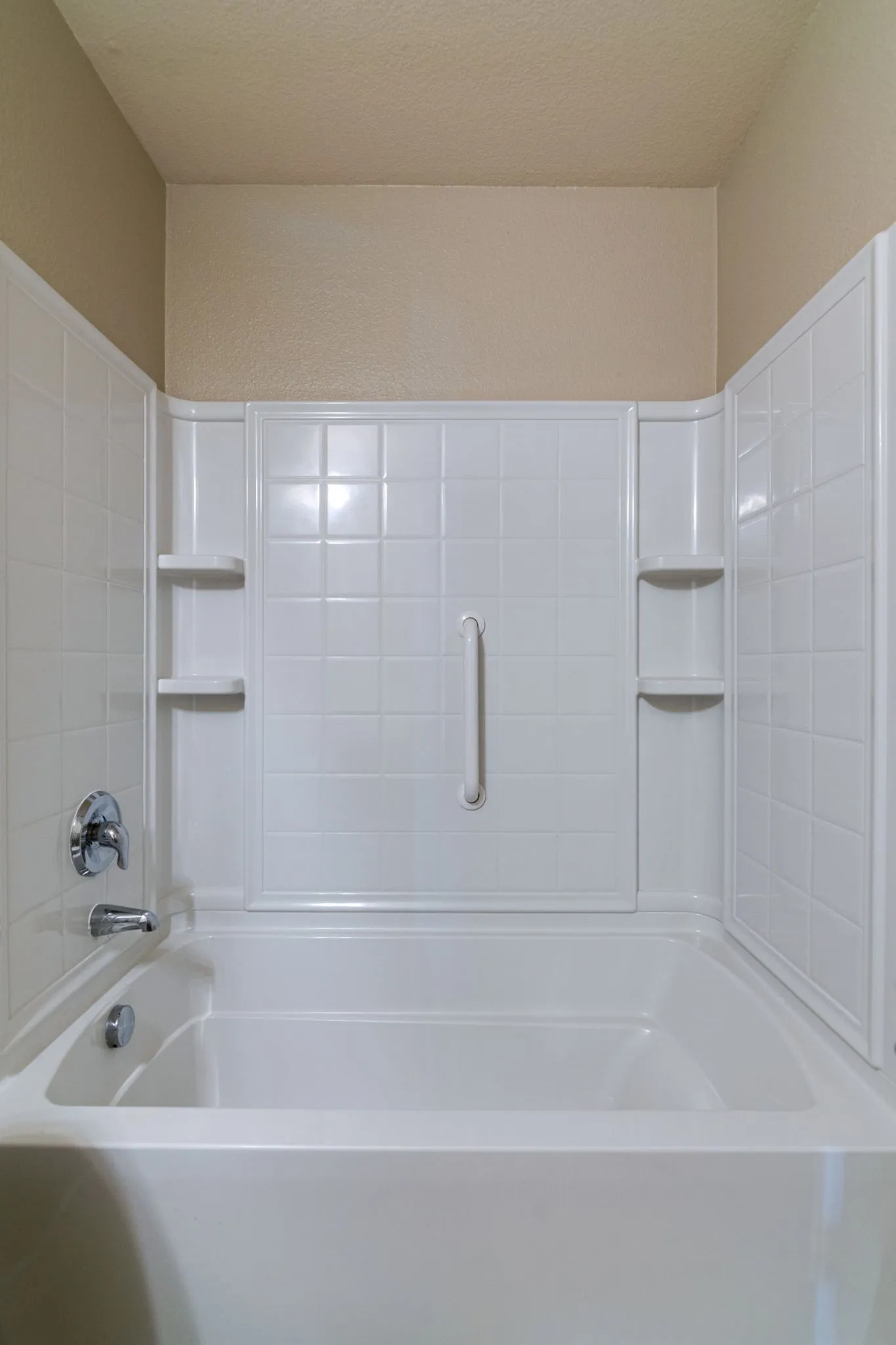 Single Family Residence For Rent in Denton County , 16424 Cowboy Trail, Fort Worth, Texas 76247, 3 Bedroom, 2 Bathroom, 2 Garage spaces, 1,647 Sqft, built in 2007, mls#21401111, Real Estate Agent in Fort Worth, Homes For Rent in Denton county, Homes For Rent in Fort Worth, Realtor in Fort Worth Texas, Real Estate Brokerage Independent Realty Texas, Luminita Cordes Realtor