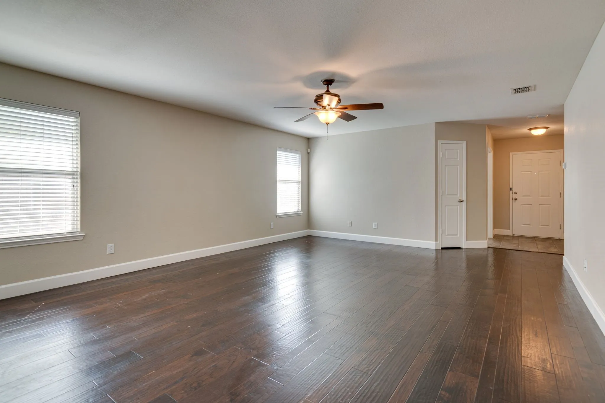 Single Family Residence For Rent in Denton County , 16424 Cowboy Trail, Fort Worth, Texas 76247, 3 Bedroom, 2 Bathroom, 2 Garage spaces, 1,647 Sqft, built in 2007, mls#21401111, Real Estate Agent in Fort Worth, Homes For Rent in Denton county, Homes For Rent in Fort Worth, Realtor in Fort Worth Texas, Real Estate Brokerage Independent Realty Texas, Luminita Cordes Realtor