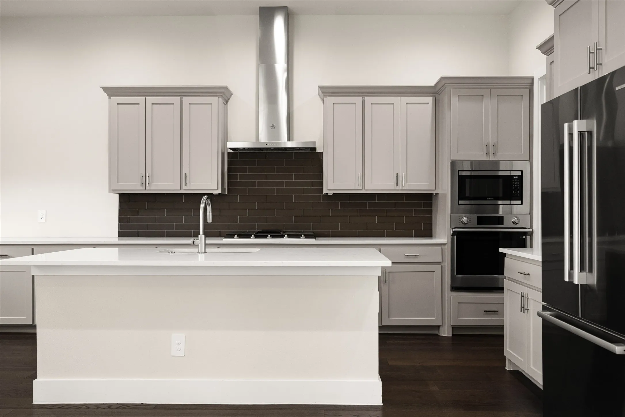 Single Family Residence For Sale in Dallas County , 4133 Maison Ridge, Dallas, Texas 75219, 3 Bedroom, 3 Bathroom, 2 Garage spaces, 2,100 Sqft, built in 2022, mls#21400443, Real Estate Agent in Dallas, Homes For Sale in Dallas county, Homes For Sale in Dallas, Realtor in Dallas Texas, Real Estate Brokerage Independent Realty Texas, Luminita Cordes Realtor