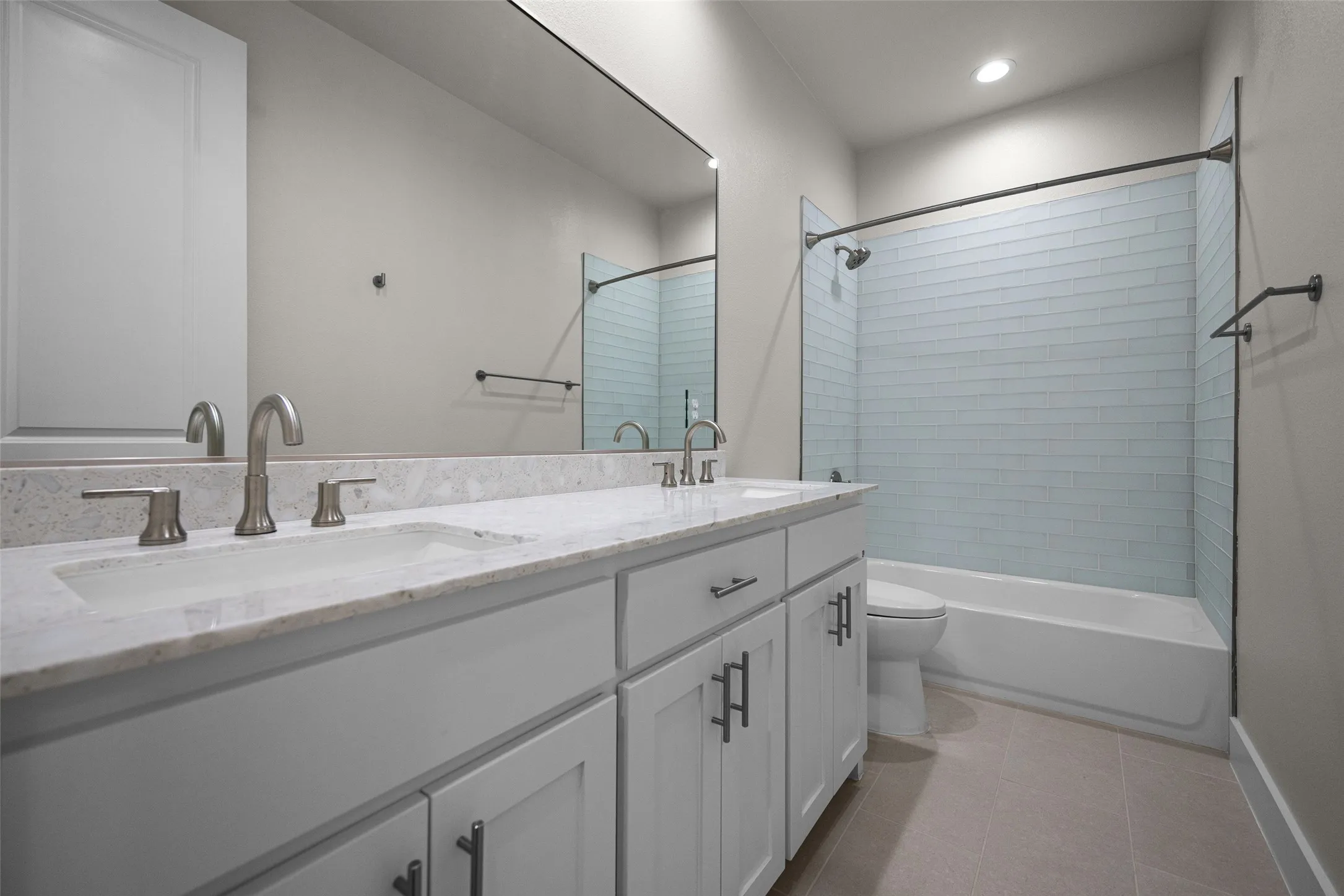 Single Family Residence For Sale in Dallas County , 4133 Maison Ridge, Dallas, Texas 75219, 3 Bedroom, 3 Bathroom, 2 Garage spaces, 2,100 Sqft, built in 2022, mls#21400443, Real Estate Agent in Dallas, Homes For Sale in Dallas county, Homes For Sale in Dallas, Realtor in Dallas Texas, Real Estate Brokerage Independent Realty Texas, Luminita Cordes Realtor