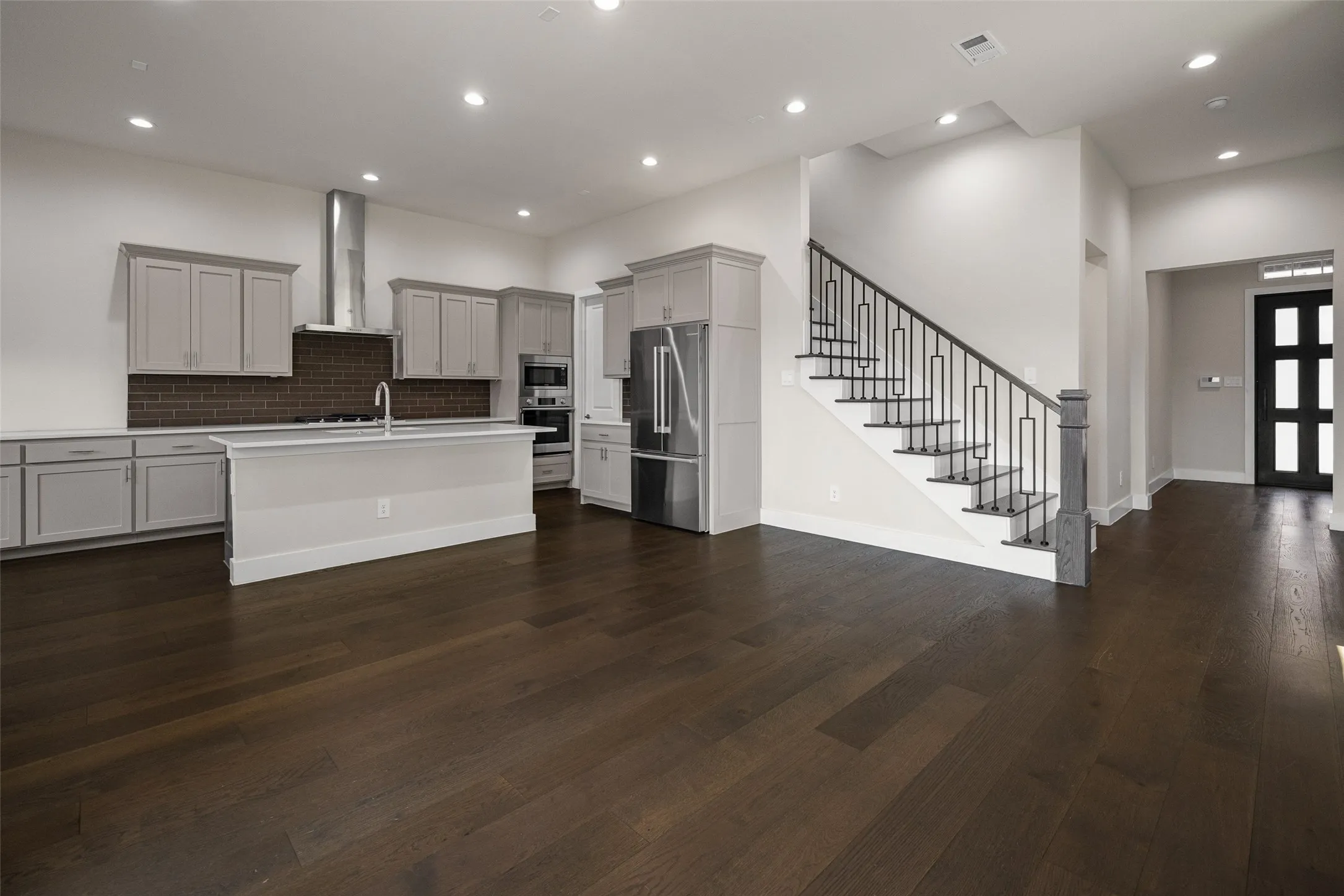Single Family Residence For Sale in Dallas County , 4133 Maison Ridge, Dallas, Texas 75219, 3 Bedroom, 3 Bathroom, 2 Garage spaces, 2,100 Sqft, built in 2022, mls#21400443, Real Estate Agent in Dallas, Homes For Sale in Dallas county, Homes For Sale in Dallas, Realtor in Dallas Texas, Real Estate Brokerage Independent Realty Texas, Luminita Cordes Realtor