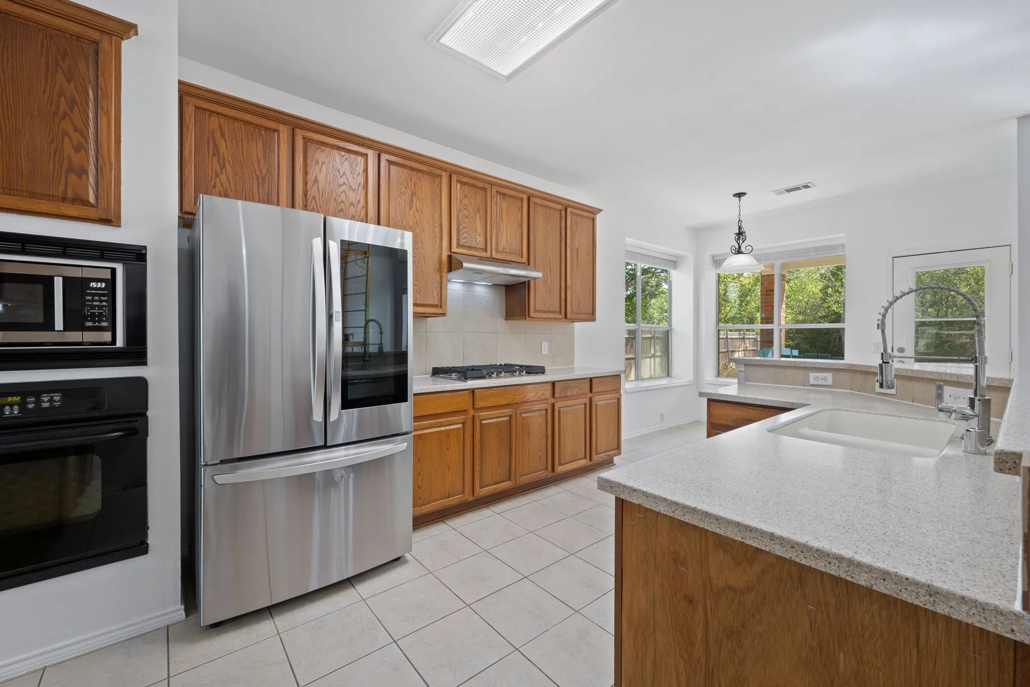 Single Family Residence For Sale in Denton County , 7004 Crenshaw Lane, Denton, Texas 76210, 5 Bedroom, 4 Bathroom, 2 Garage spaces, 3,203 Sqft, built in 2003, mls#21400172, Real Estate Agent in Denton, Homes For Sale in Denton county, Homes For Sale in Denton, Realtor in Denton Texas, Real Estate Brokerage Independent Realty Texas, Luminita Cordes Realtor