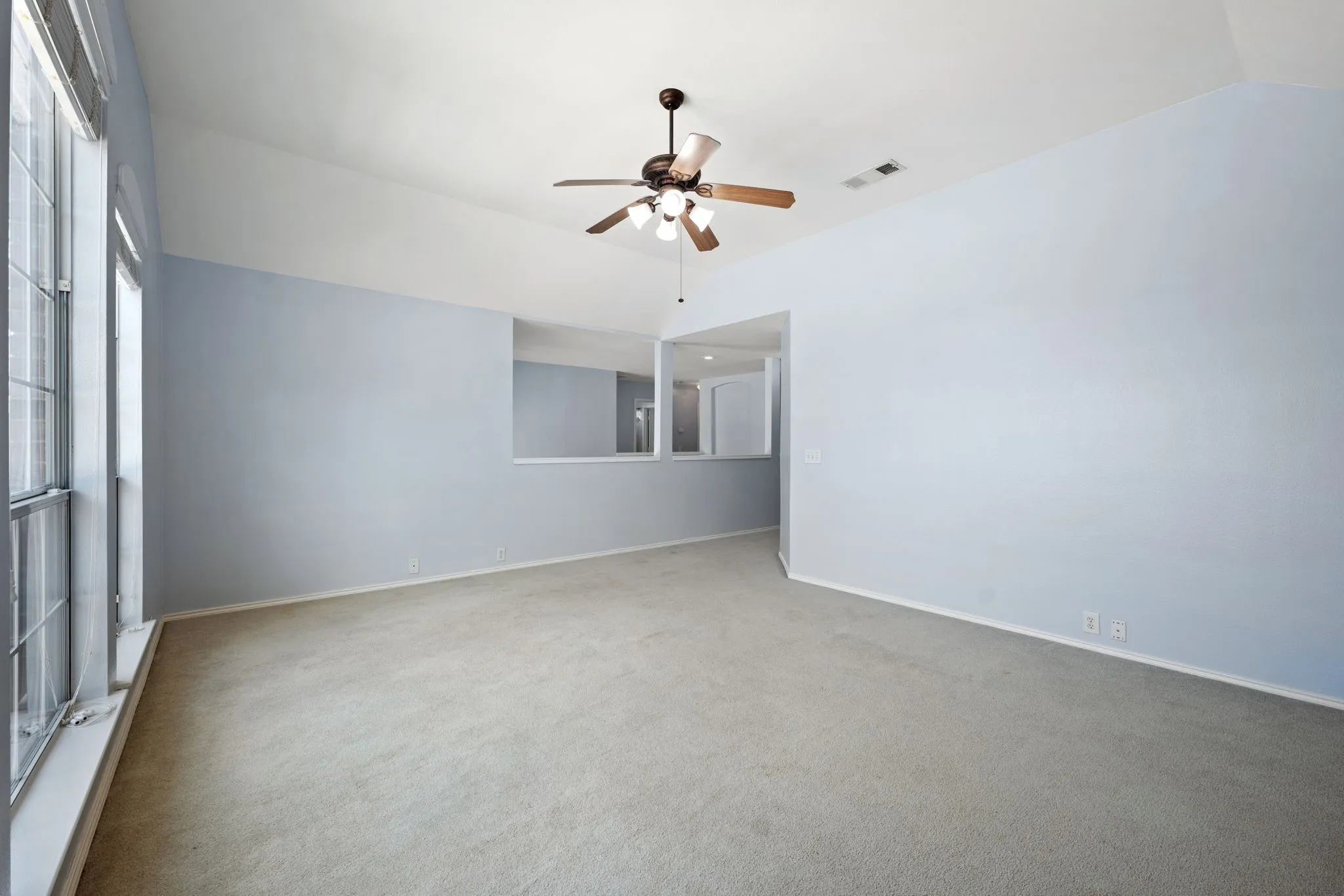 Single Family Residence For Sale in Denton County , 7004 Crenshaw Lane, Denton, Texas 76210, 5 Bedroom, 4 Bathroom, 2 Garage spaces, 3,203 Sqft, built in 2003, mls#21400172, Real Estate Agent in Denton, Homes For Sale in Denton county, Homes For Sale in Denton, Realtor in Denton Texas, Real Estate Brokerage Independent Realty Texas, Luminita Cordes Realtor