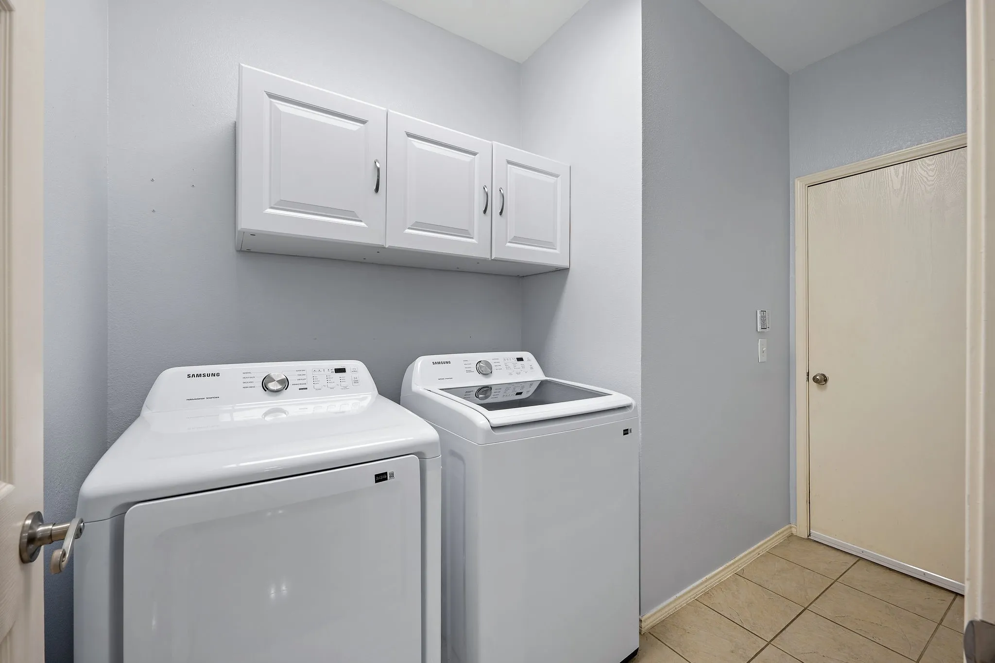 Single Family Residence For Sale in Denton County , 7004 Crenshaw Lane, Denton, Texas 76210, 5 Bedroom, 4 Bathroom, 2 Garage spaces, 3,203 Sqft, built in 2003, mls#21400172, Real Estate Agent in Denton, Homes For Sale in Denton county, Homes For Sale in Denton, Realtor in Denton Texas, Real Estate Brokerage Independent Realty Texas, Luminita Cordes Realtor