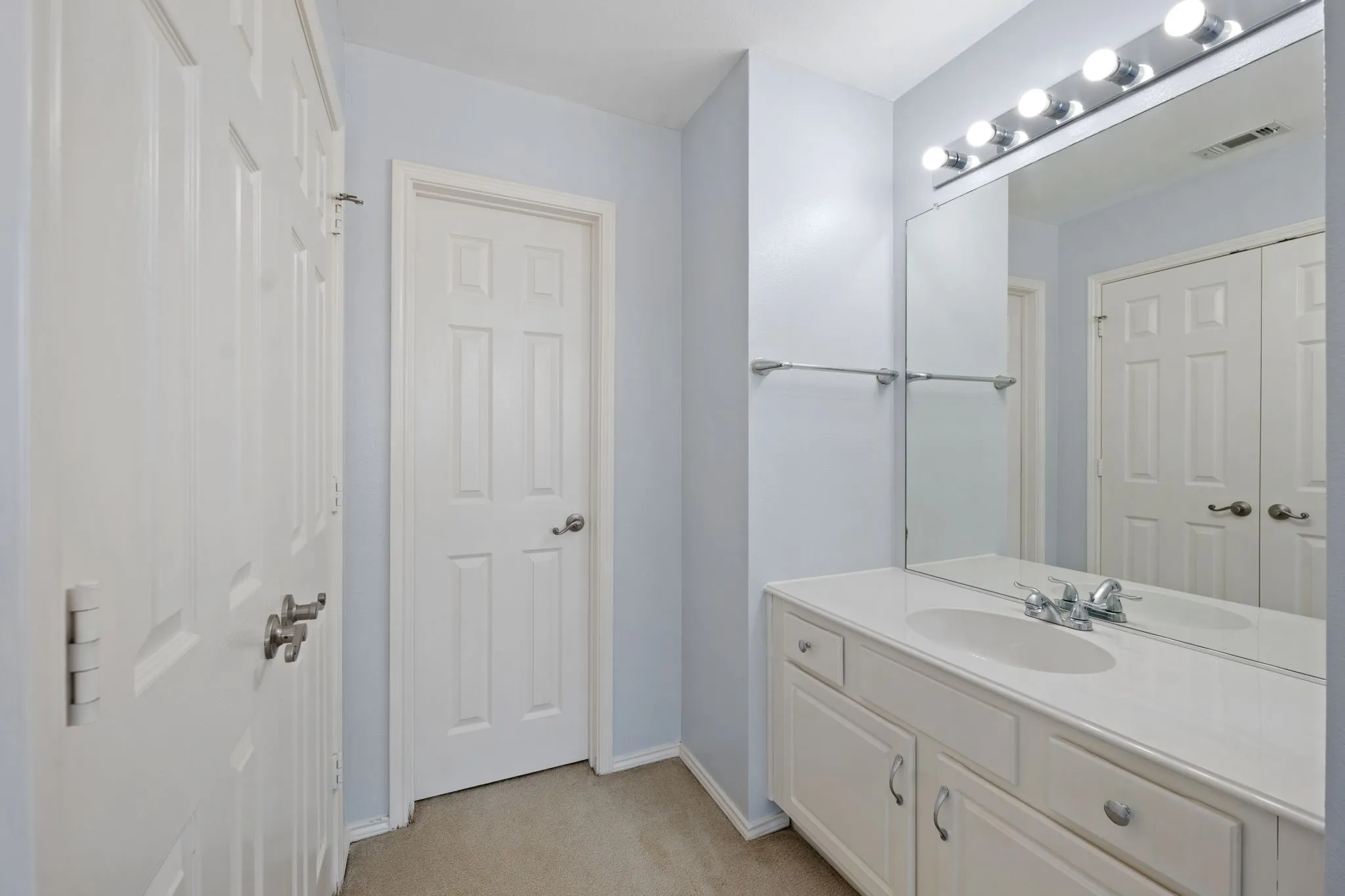 Single Family Residence For Sale in Denton County , 7004 Crenshaw Lane, Denton, Texas 76210, 5 Bedroom, 4 Bathroom, 2 Garage spaces, 3,203 Sqft, built in 2003, mls#21400172, Real Estate Agent in Denton, Homes For Sale in Denton county, Homes For Sale in Denton, Realtor in Denton Texas, Real Estate Brokerage Independent Realty Texas, Luminita Cordes Realtor