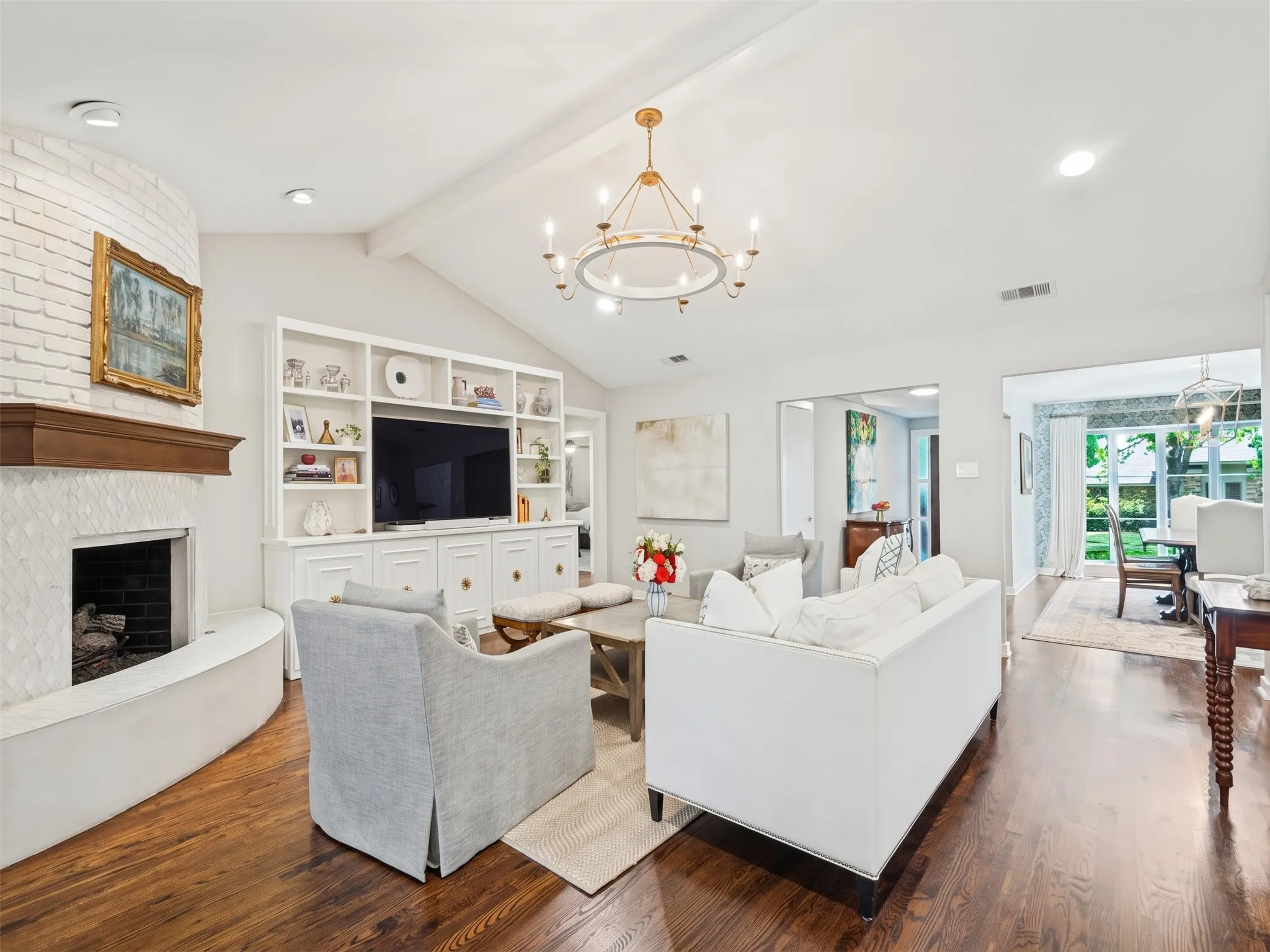 Single Family Residence For Sale in Dallas County , 9049 Maguires Bridge Drive, Dallas, Texas 75231, 5 Bedroom, 3 Bathroom, 2 Garage spaces, 3,115 Sqft, built in 1974, mls#21397798, Real Estate Agent in Dallas, Homes For Sale in Dallas county, Homes For Sale in Dallas, Realtor in Dallas Texas, Real Estate Brokerage Independent Realty Texas, Luminita Cordes Realtor
