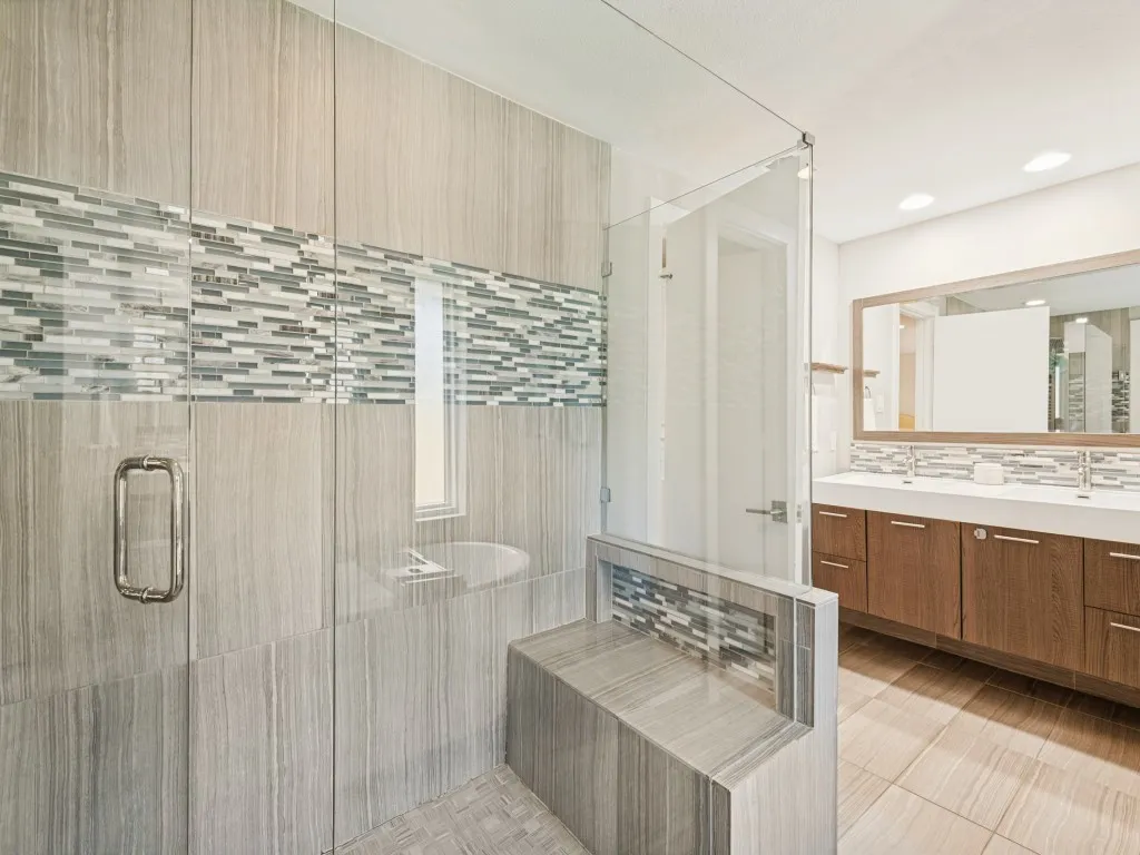 Single Family Residence For Sale in Dallas County , 9049 Maguires Bridge Drive, Dallas, Texas 75231, 5 Bedroom, 3 Bathroom, 2 Garage spaces, 3,115 Sqft, built in 1974, mls#21397798, Real Estate Agent in Dallas, Homes For Sale in Dallas county, Homes For Sale in Dallas, Realtor in Dallas Texas, Real Estate Brokerage Independent Realty Texas, Luminita Cordes Realtor