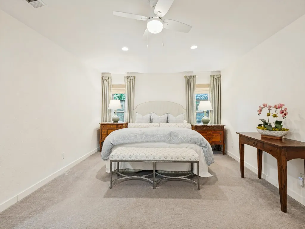 Single Family Residence For Sale in Dallas County , 9049 Maguires Bridge Drive, Dallas, Texas 75231, 5 Bedroom, 3 Bathroom, 2 Garage spaces, 3,115 Sqft, built in 1974, mls#21397798, Real Estate Agent in Dallas, Homes For Sale in Dallas county, Homes For Sale in Dallas, Realtor in Dallas Texas, Real Estate Brokerage Independent Realty Texas, Luminita Cordes Realtor