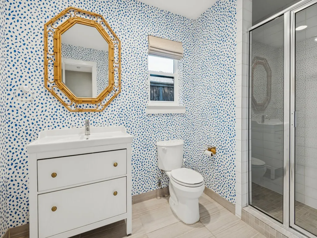 Single Family Residence For Sale in Dallas County , 9049 Maguires Bridge Drive, Dallas, Texas 75231, 5 Bedroom, 3 Bathroom, 2 Garage spaces, 3,115 Sqft, built in 1974, mls#21397798, Real Estate Agent in Dallas, Homes For Sale in Dallas county, Homes For Sale in Dallas, Realtor in Dallas Texas, Real Estate Brokerage Independent Realty Texas, Luminita Cordes Realtor